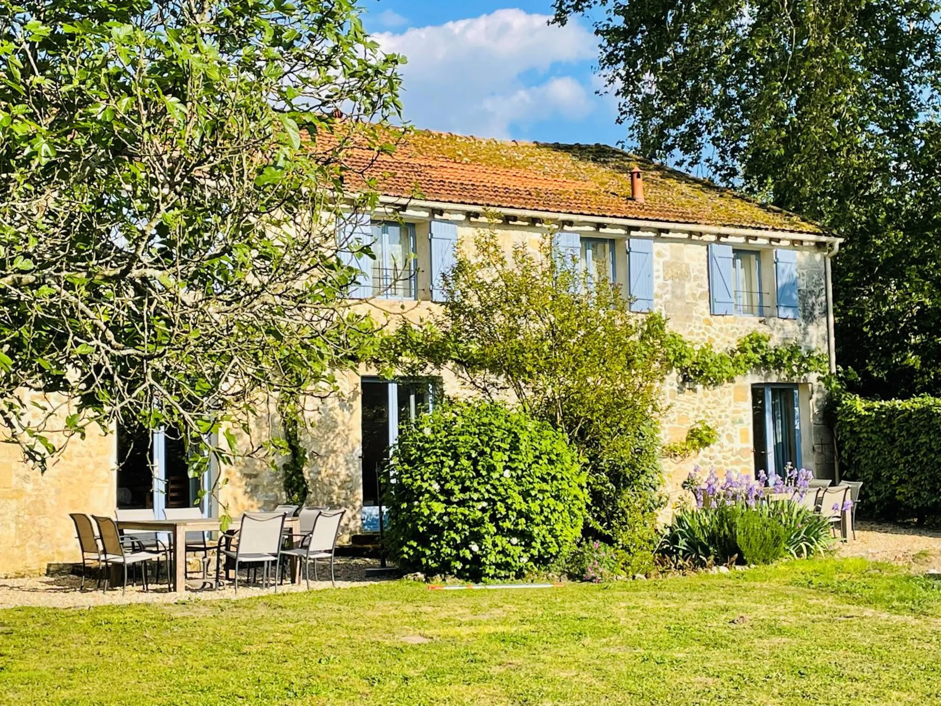 Property building in La Vigne d'Or