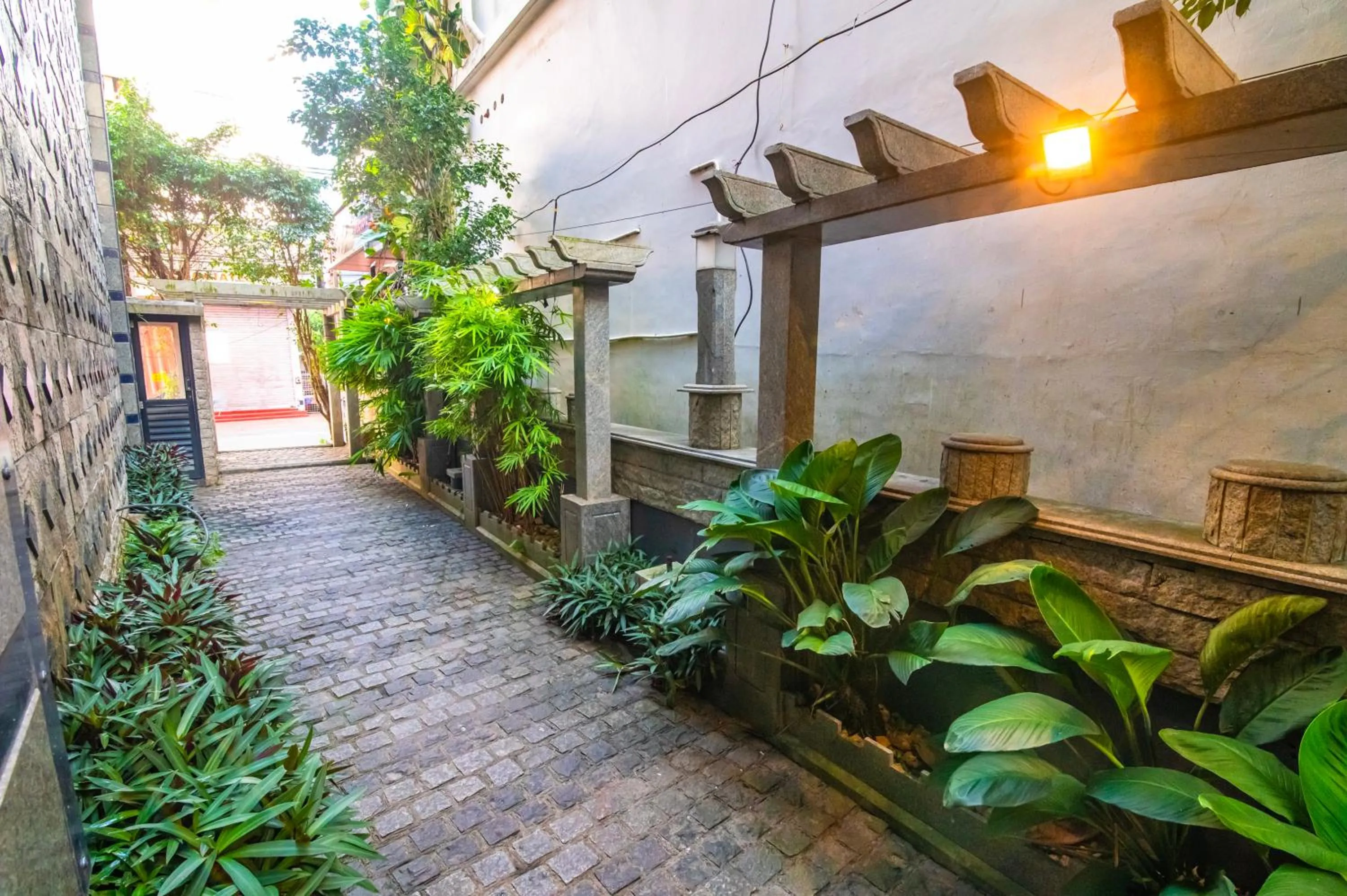 Facade/entrance in Hotel Mart View