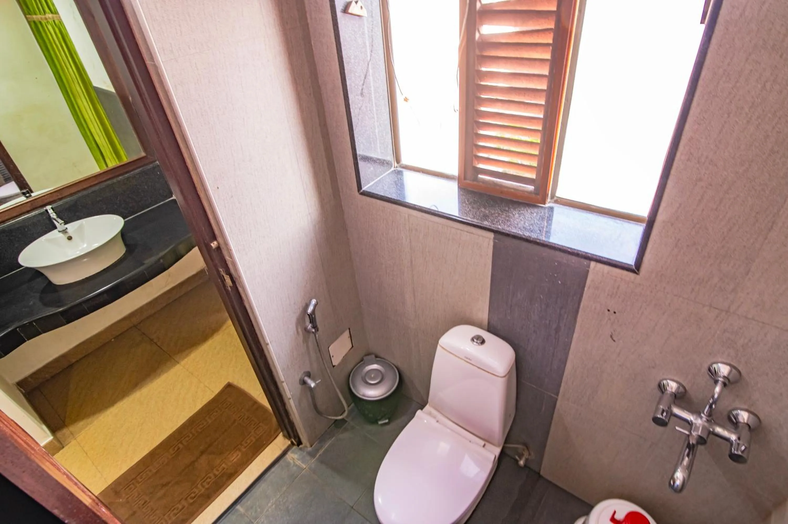 Bathroom in Hotel Mart View
