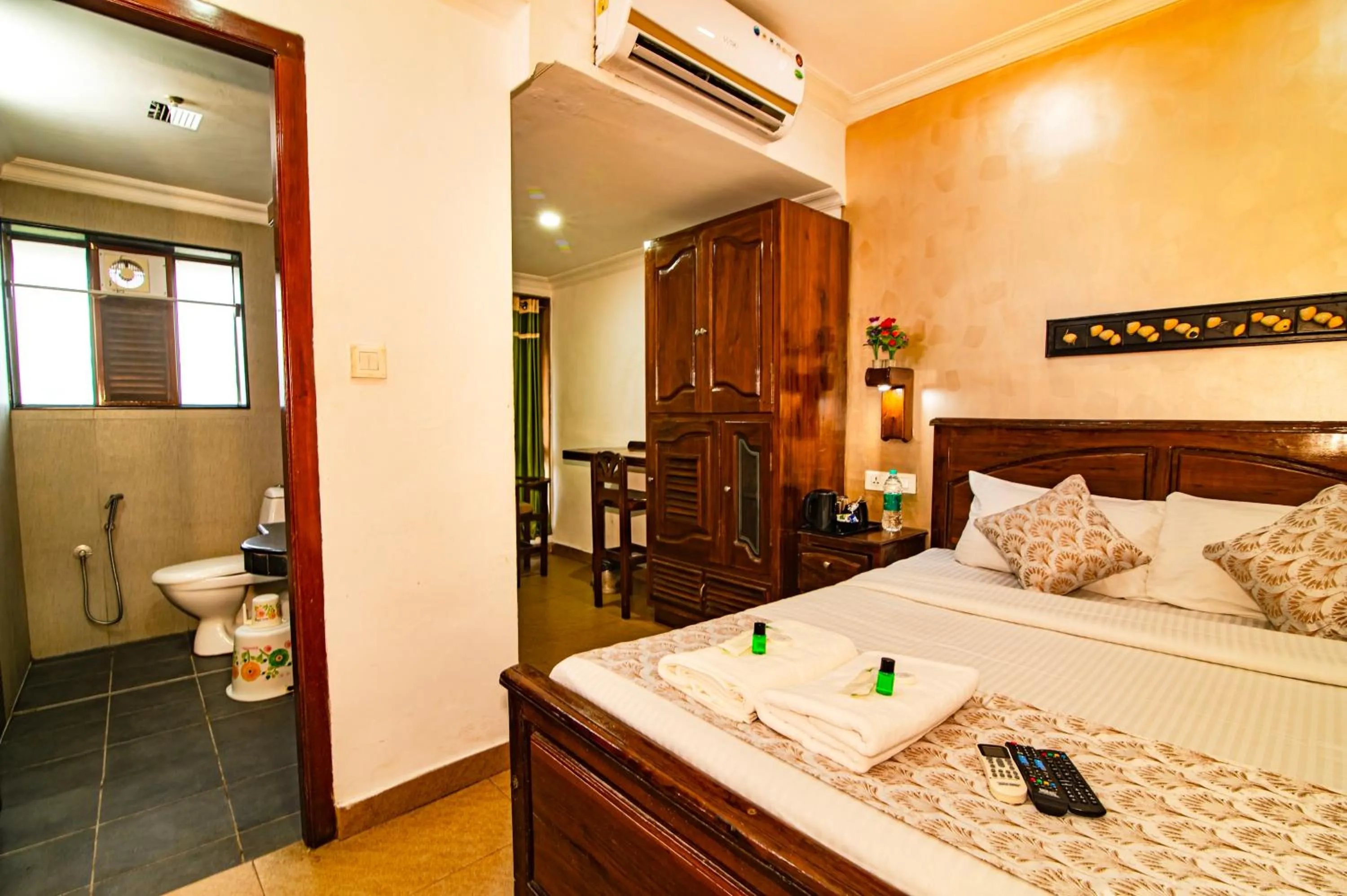 Bedroom, Bed in Hotel Mart View