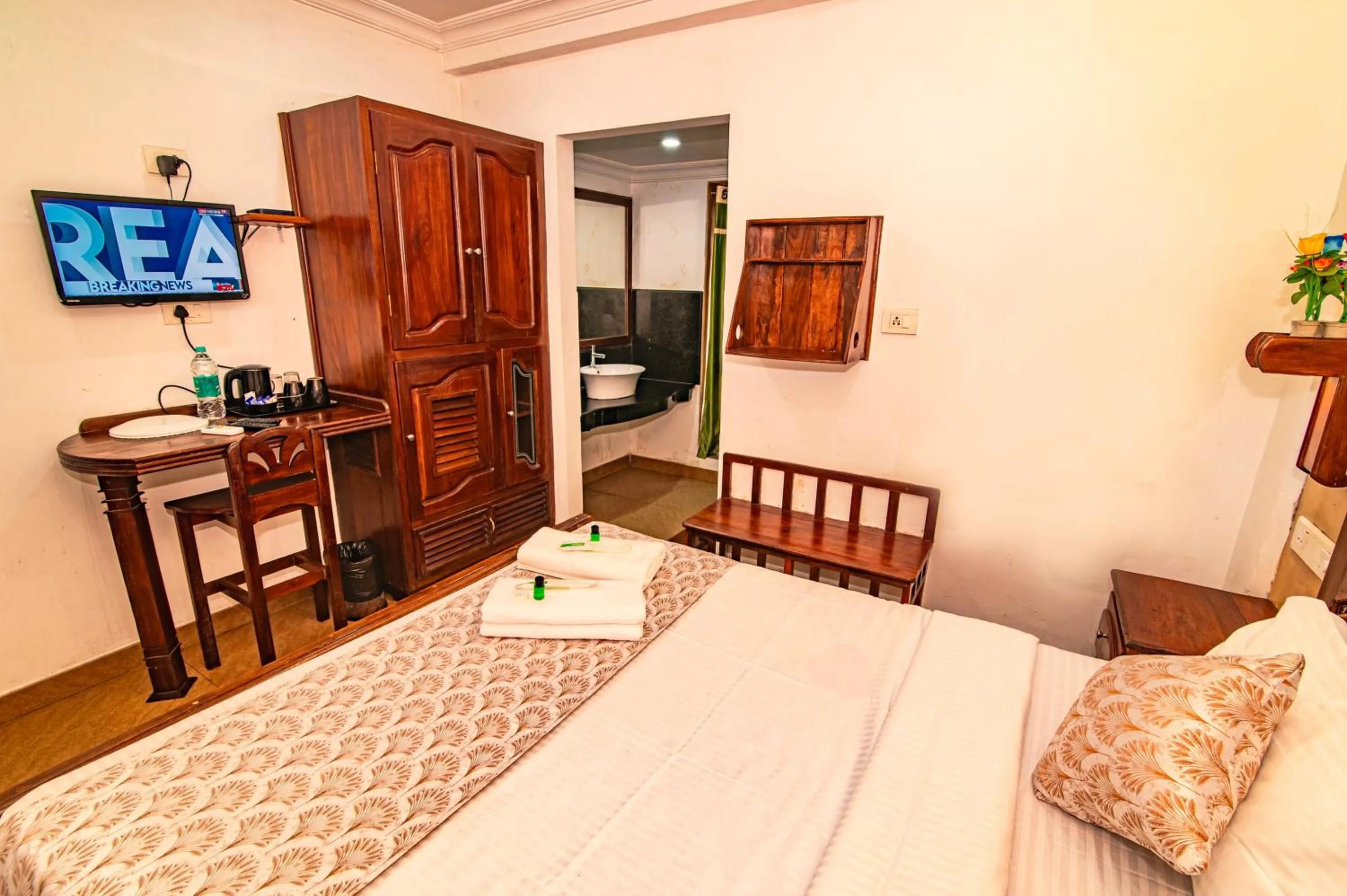 Bedroom, Bed in Hotel Mart View