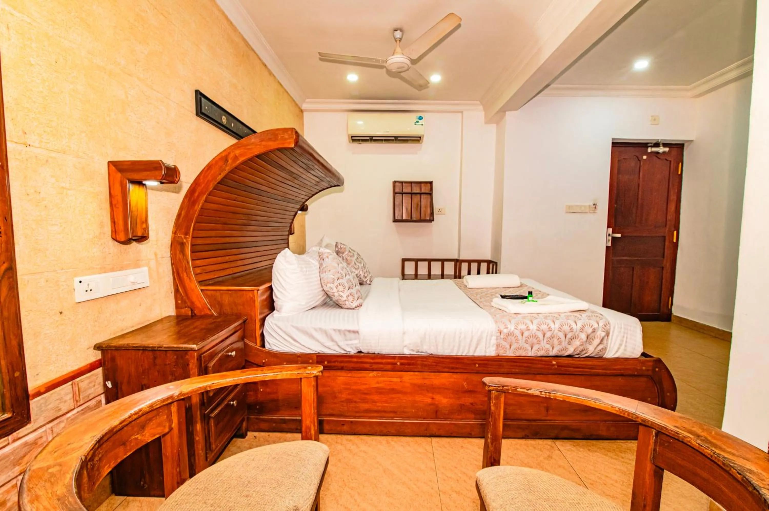 Bed in Hotel Mart View