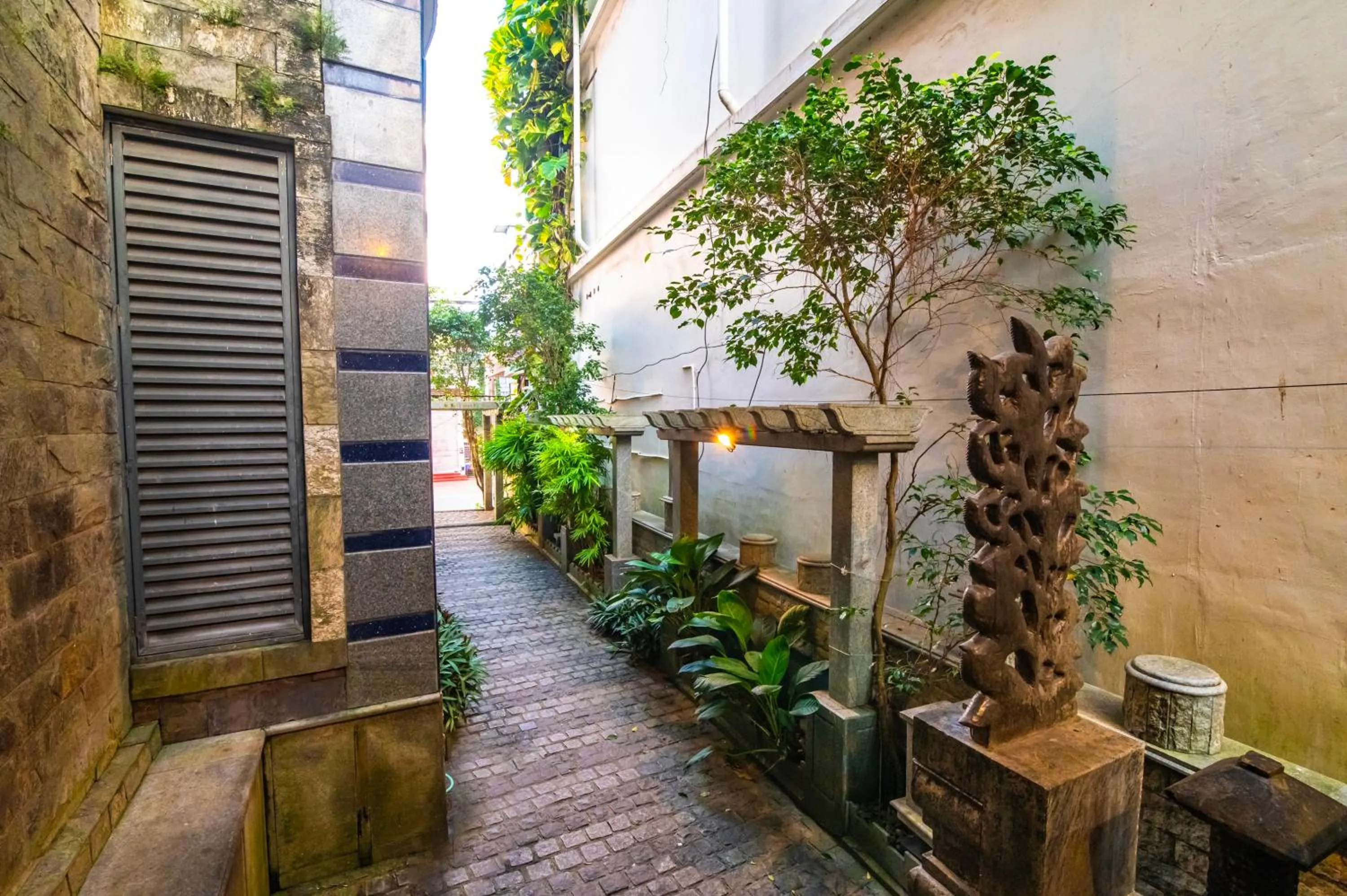 Facade/entrance in Hotel Mart View
