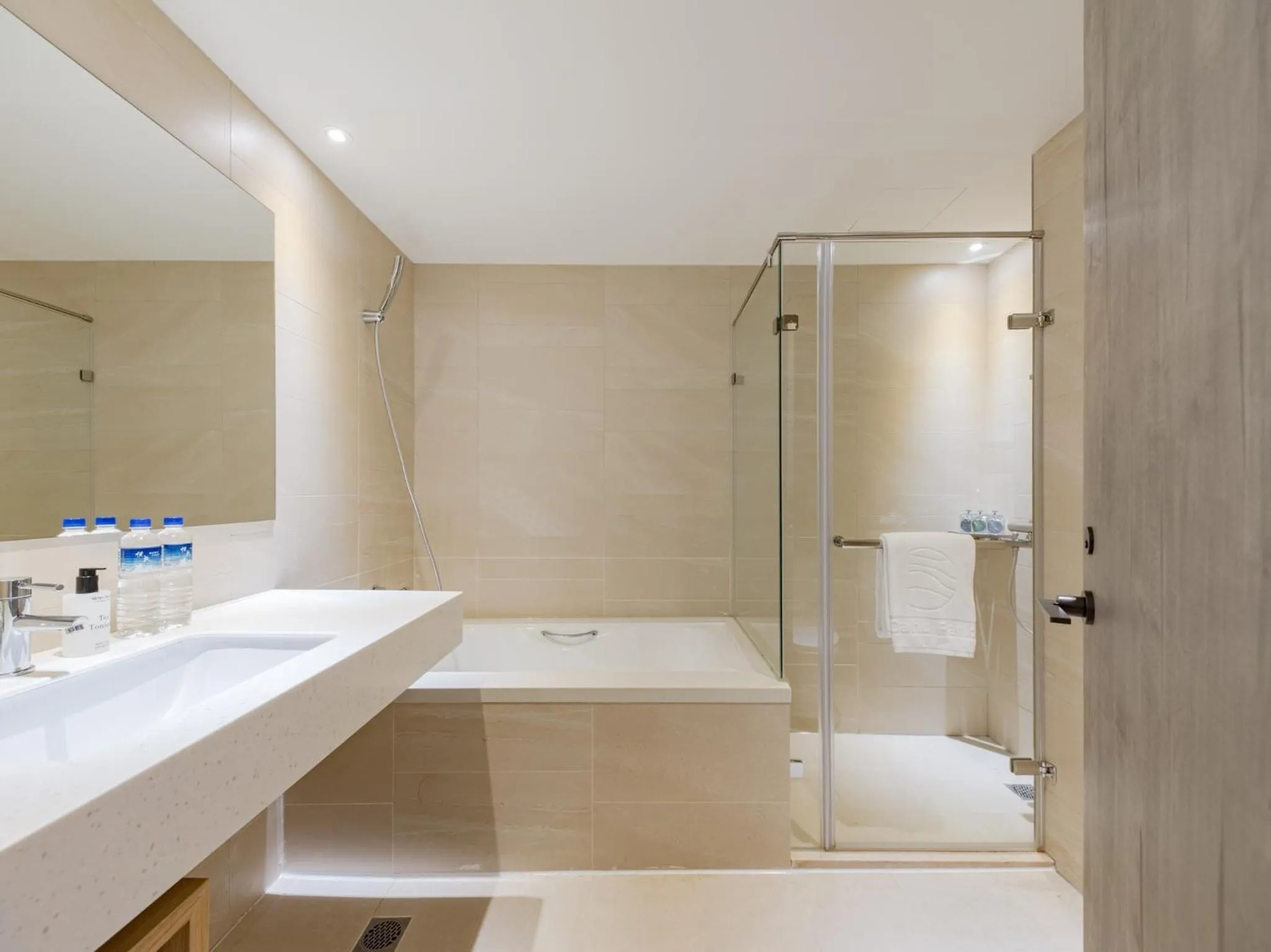 Bathroom in Dahu Park Hotel