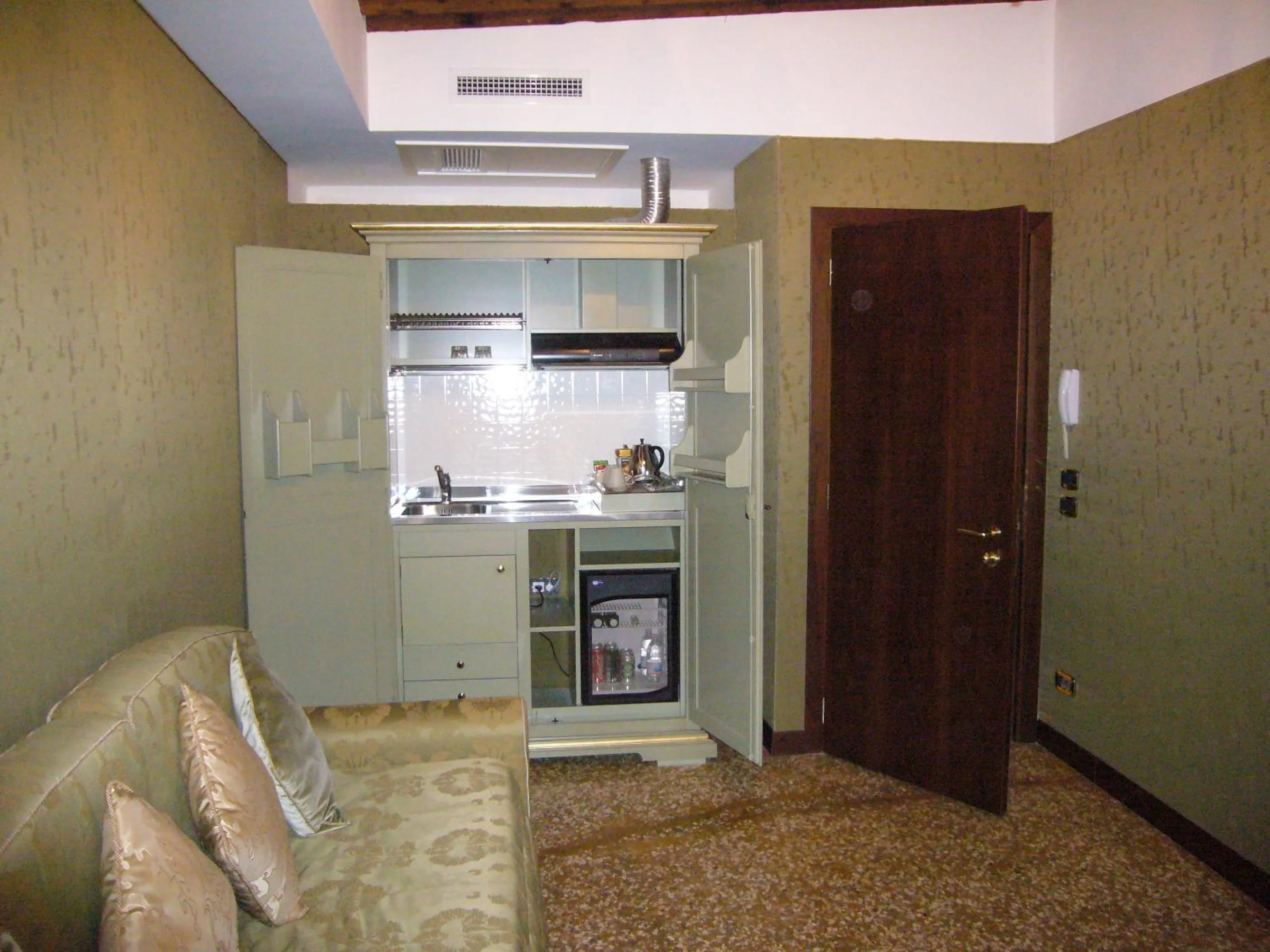 Kitchen or kitchenette in Hotel Al Ponte Mocenigo