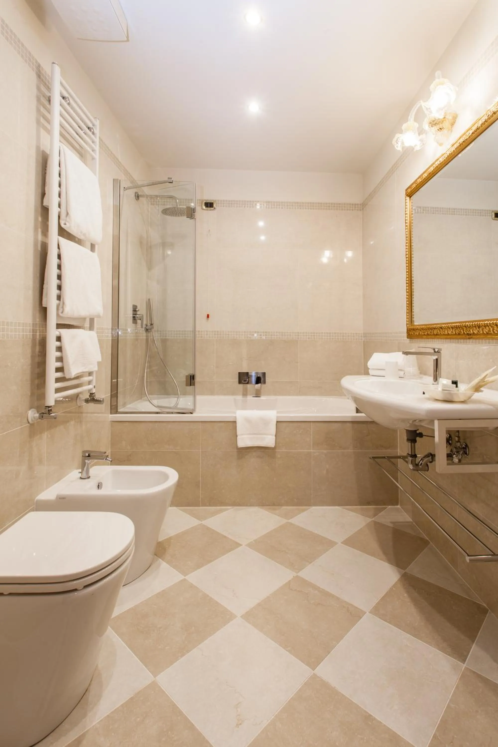 Bathroom in Hotel Al Ponte Mocenigo