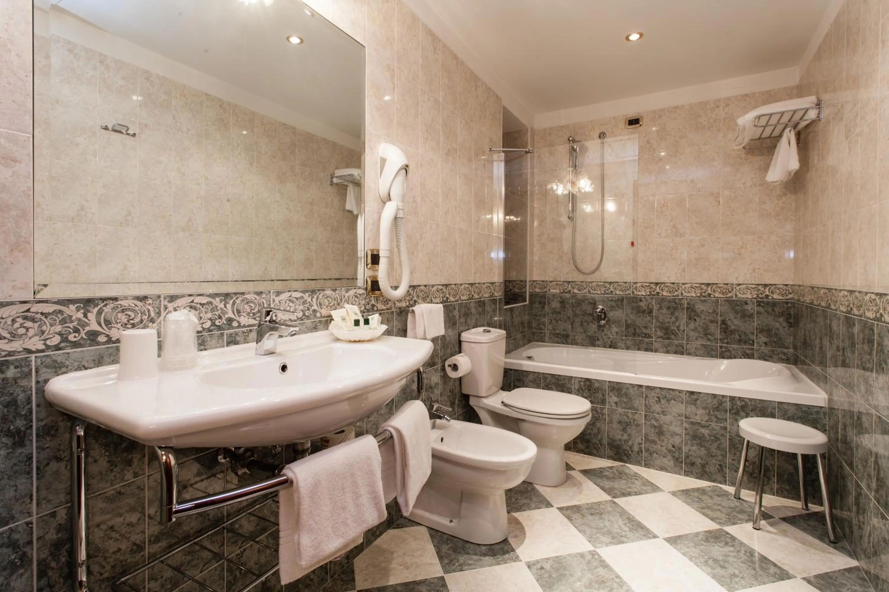 Bathroom in Hotel Al Ponte Mocenigo