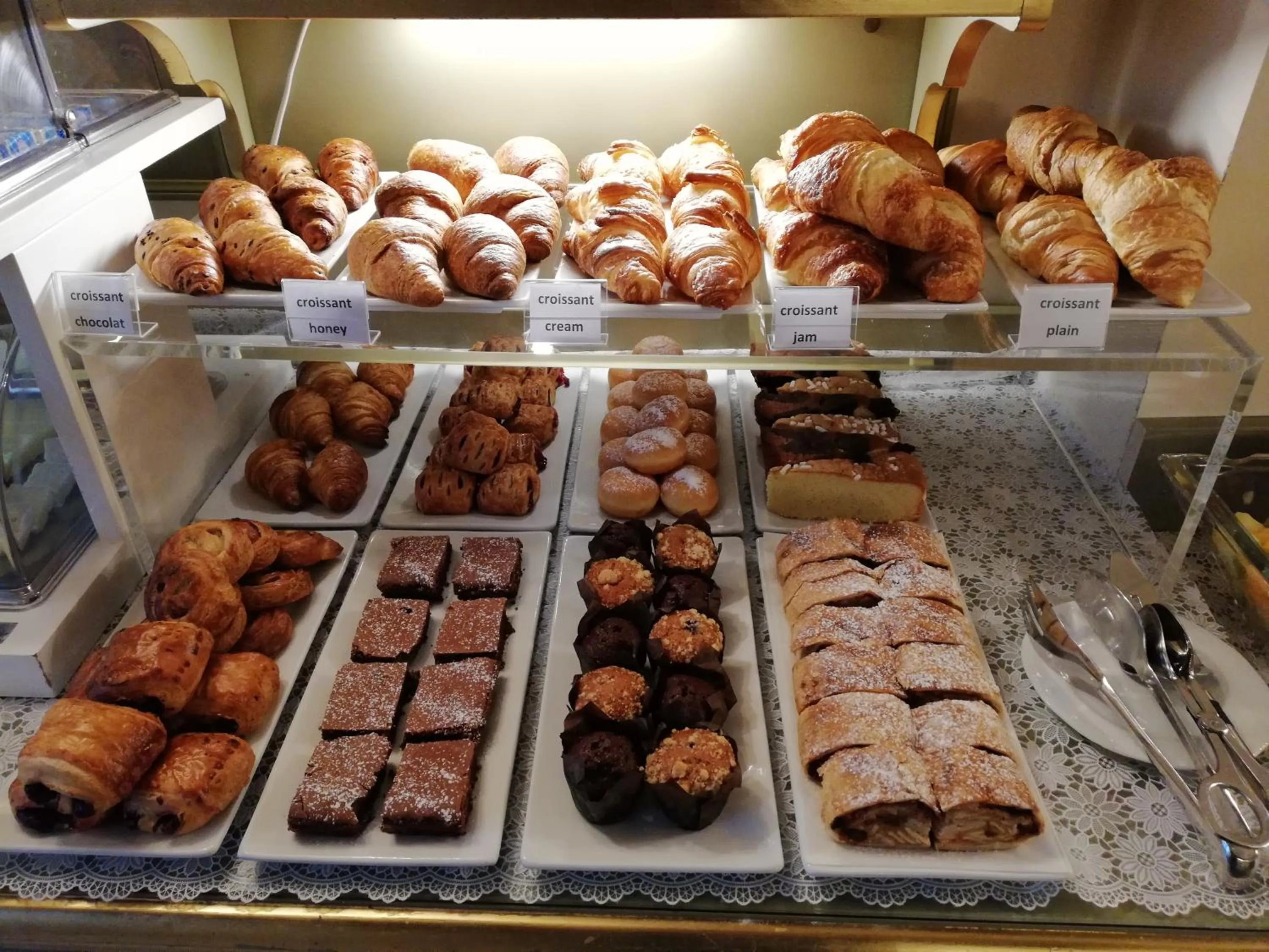 Buffet breakfast in Hotel Al Ponte Mocenigo