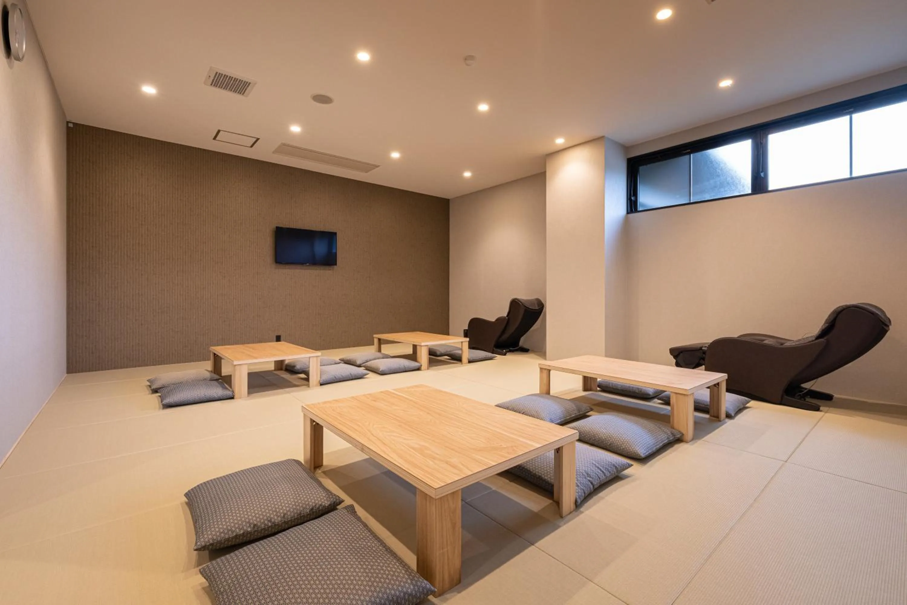 Communal lounge/ TV room in KAMENOI HOTEL Okunikko