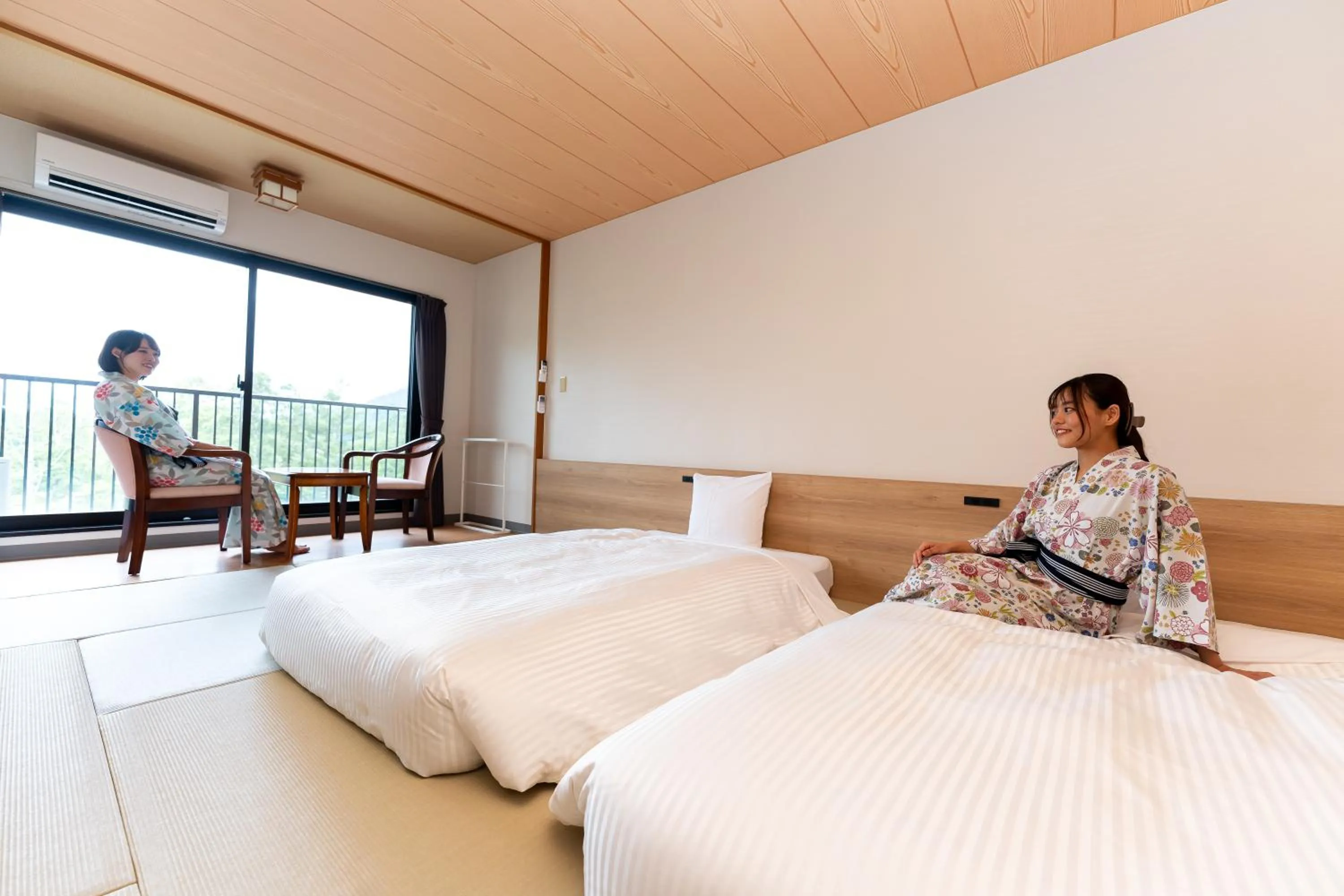 People, Bed in KAMENOI HOTEL Okunikko