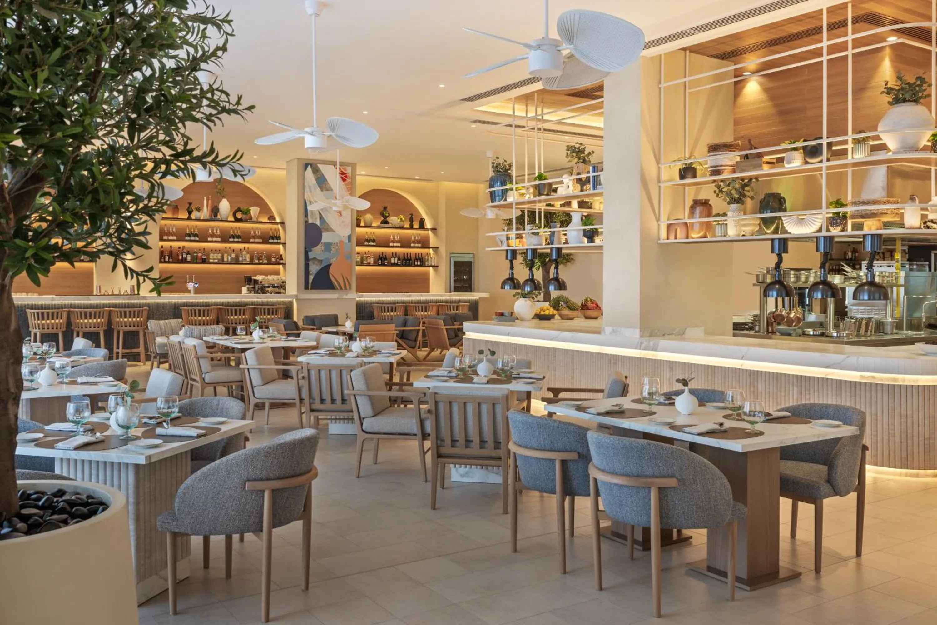 Restaurant/places to eat in Palace Beach Resort Fujairah