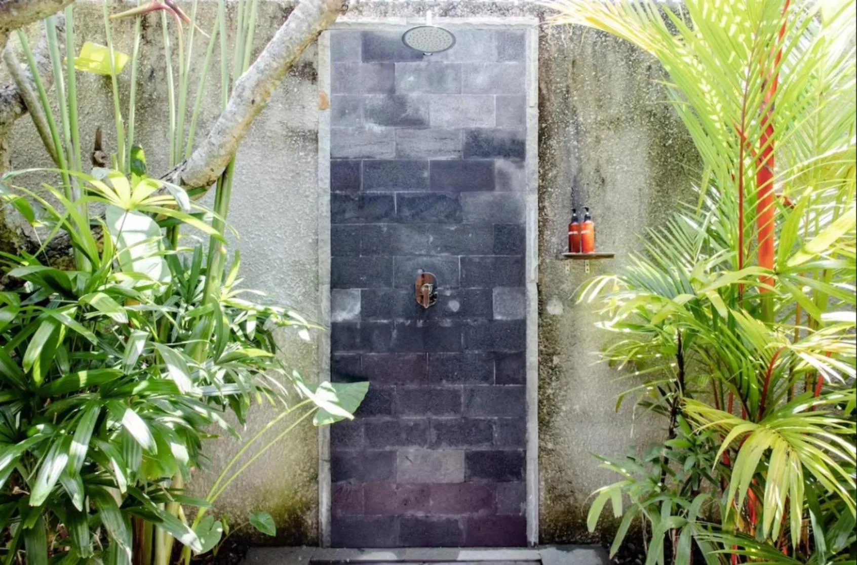 Shower in Bajalo Cottage Canggu - Adults only