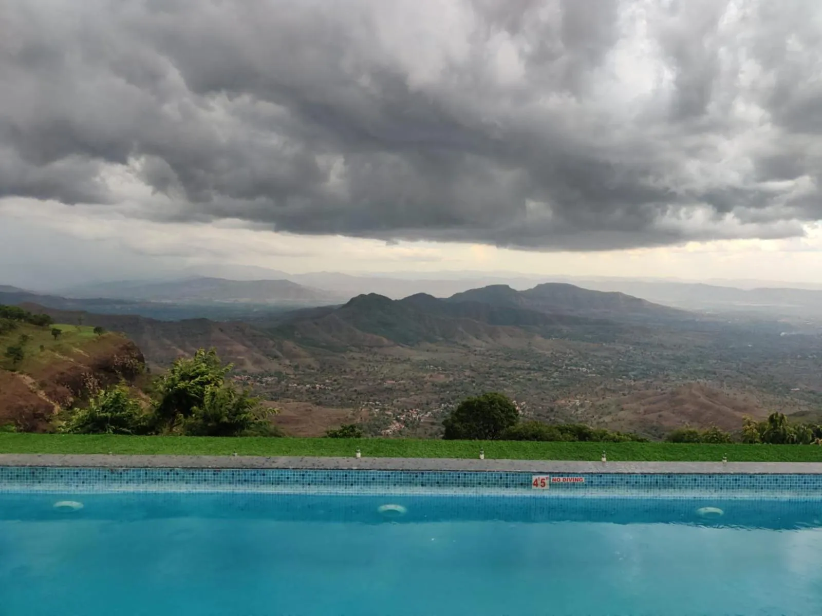 Hilltop Resort and Glamping Wai, Near Panchgani