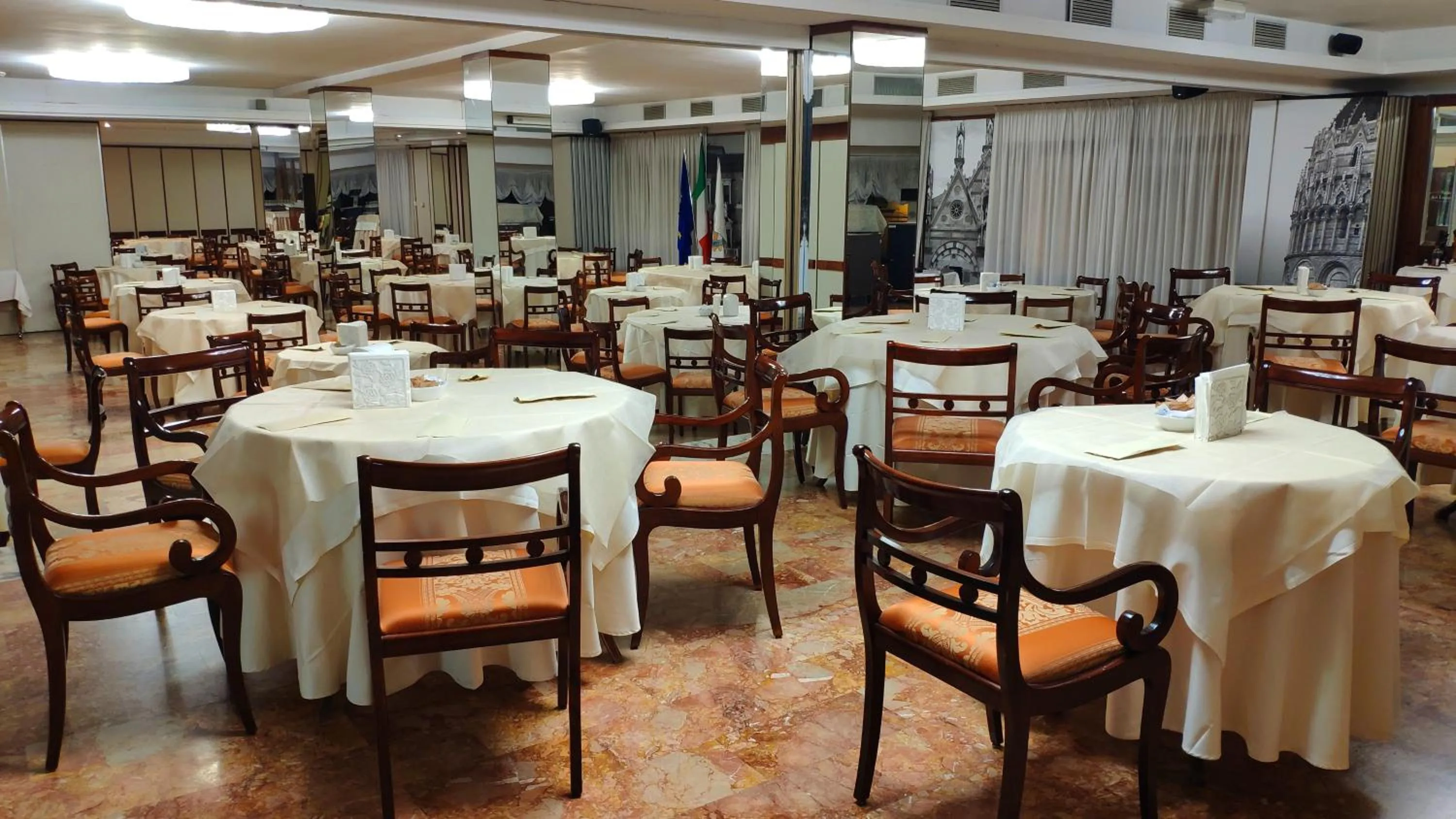 Breakfast in Grand Hotel Duomo