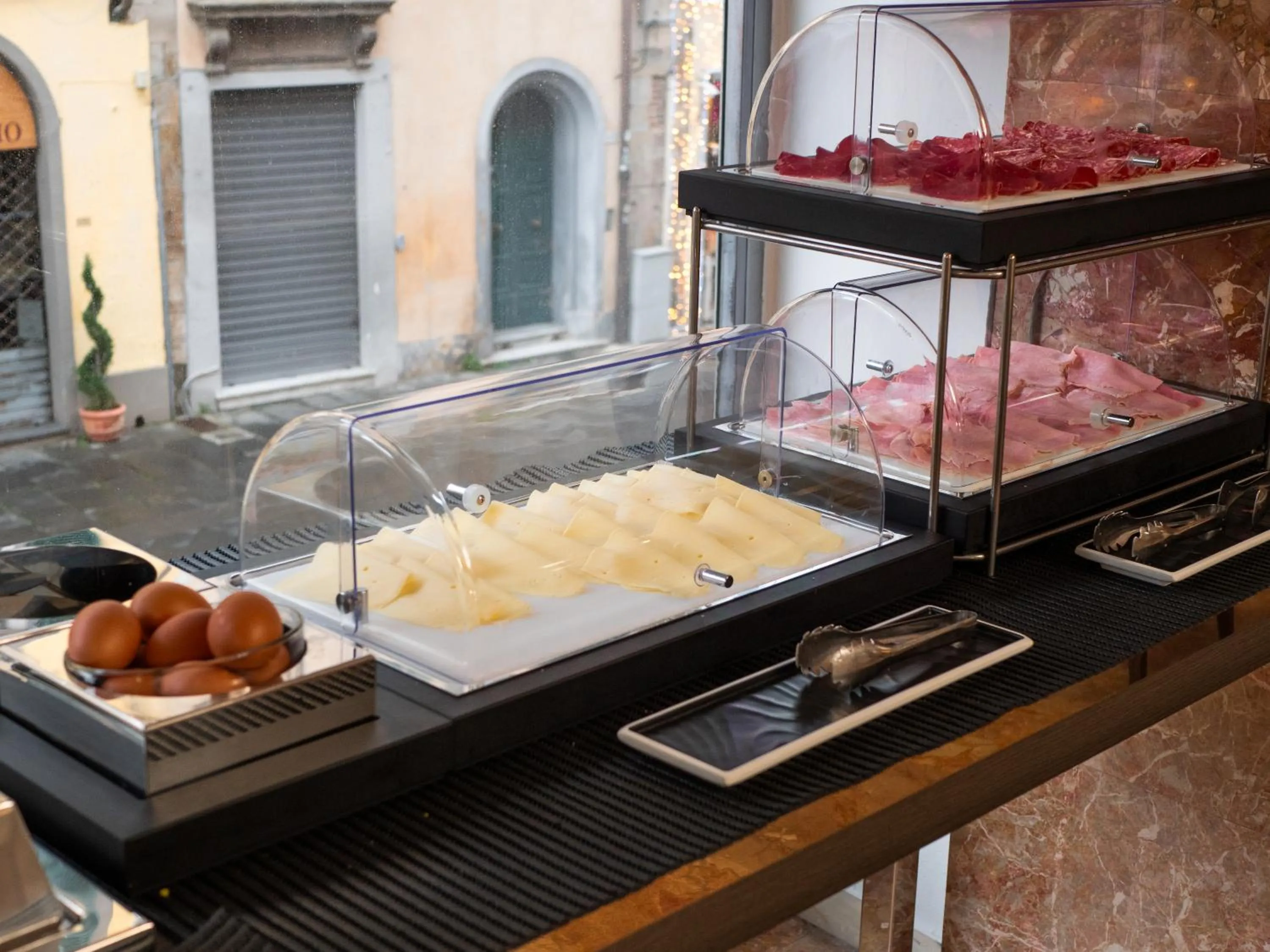 Breakfast in Grand Hotel Duomo