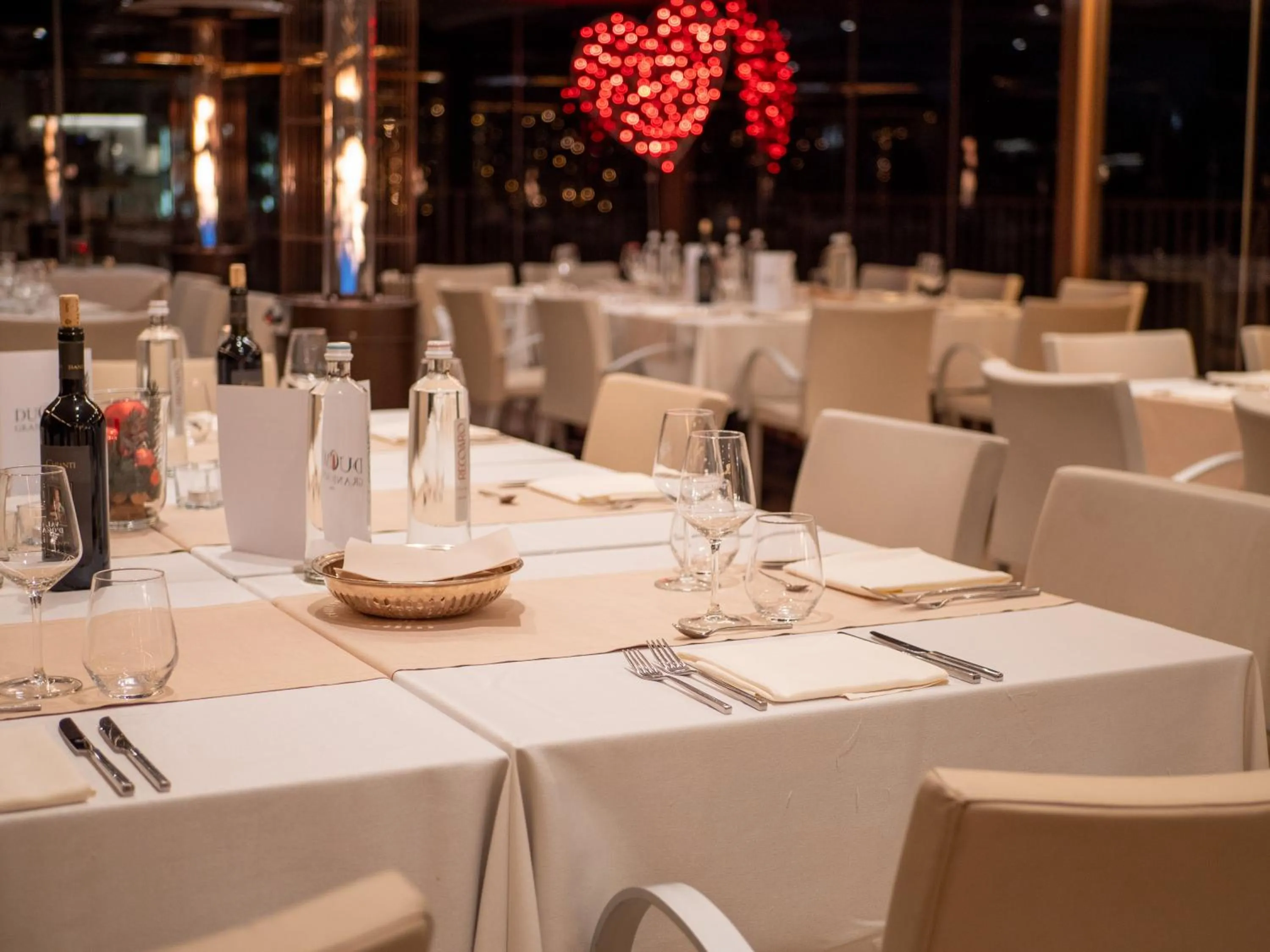 Restaurant/places to eat in Grand Hotel Duomo