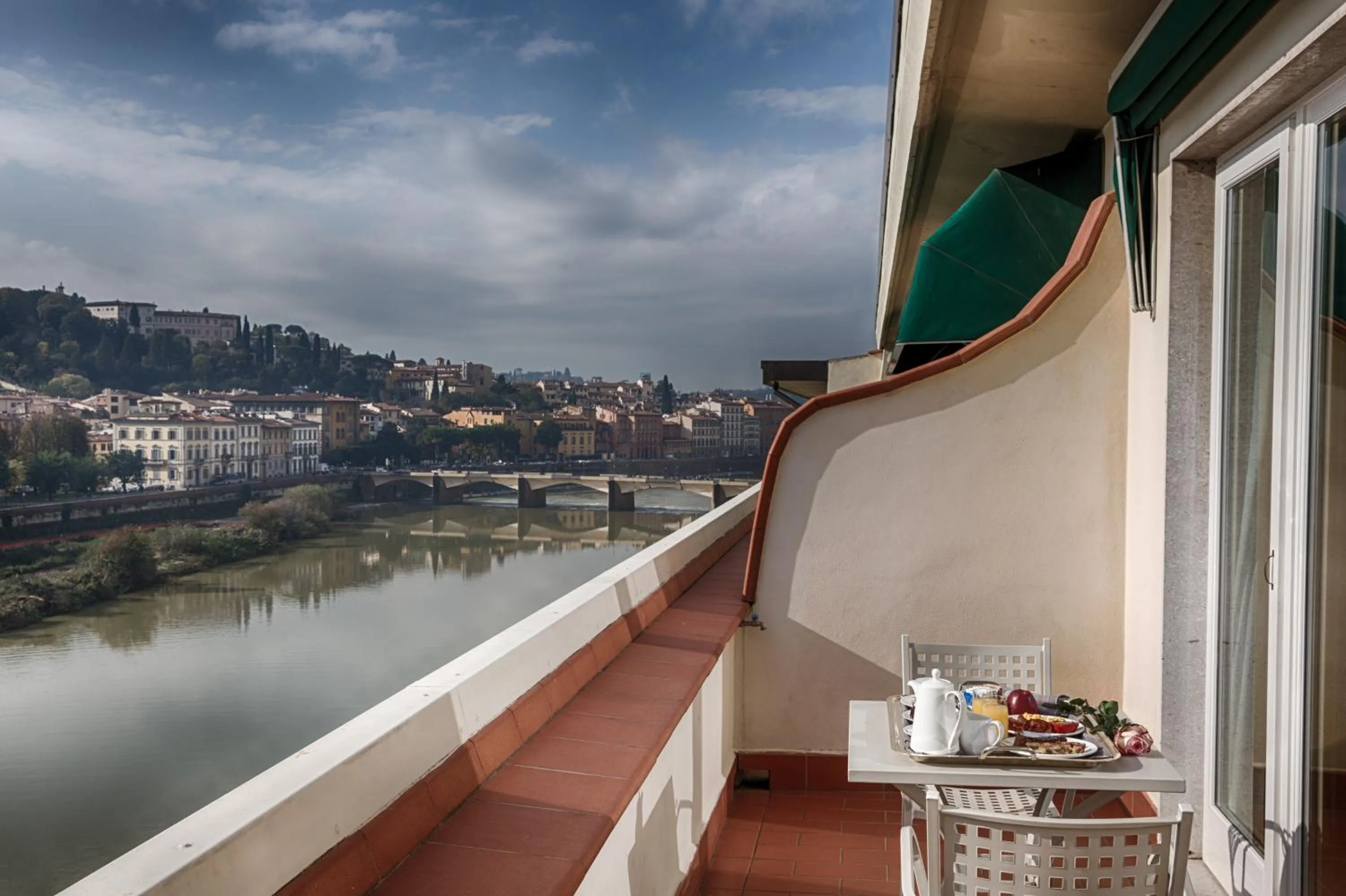 Balcony/Terrace in Plaza Hotel Lucchesi