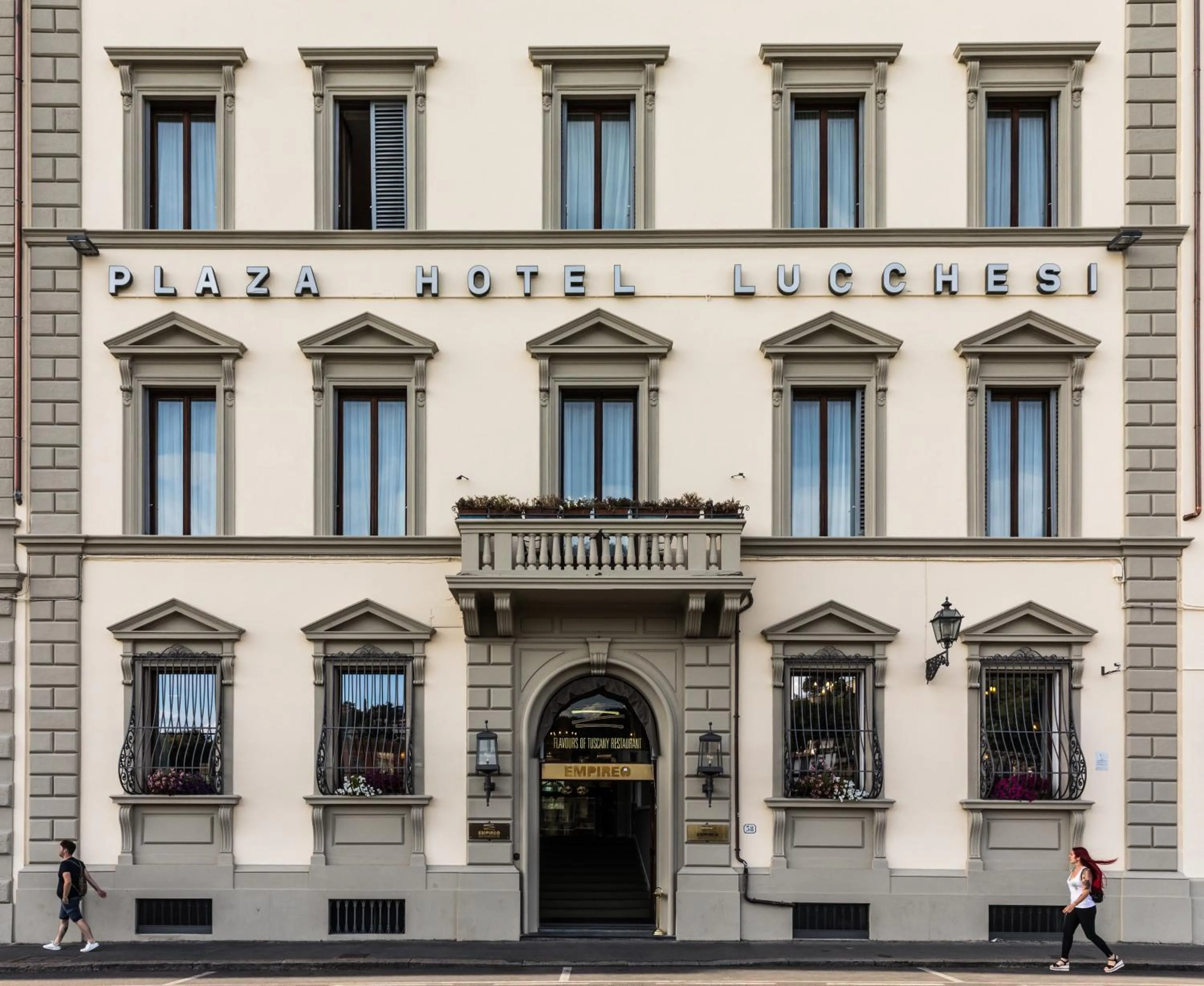 Facade/entrance in Plaza Hotel Lucchesi