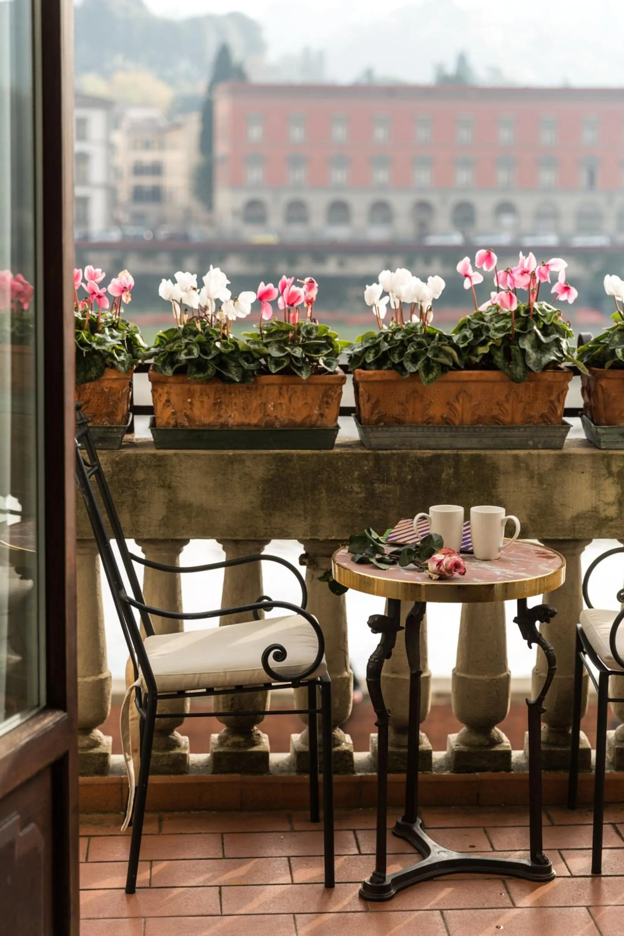 River view in Plaza Hotel Lucchesi