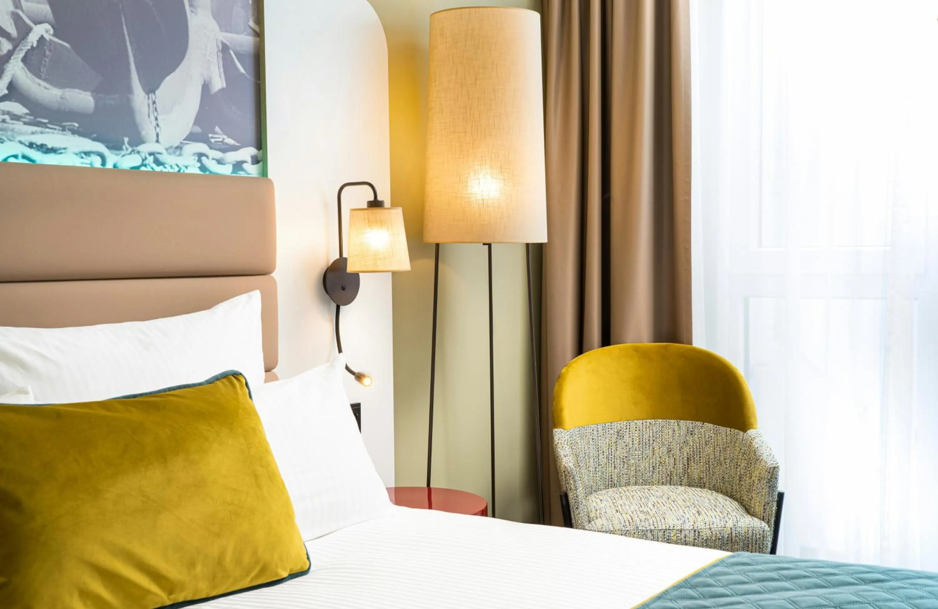 Photo of the whole room, Bed in Leonardo Hotel Hamburg Altona