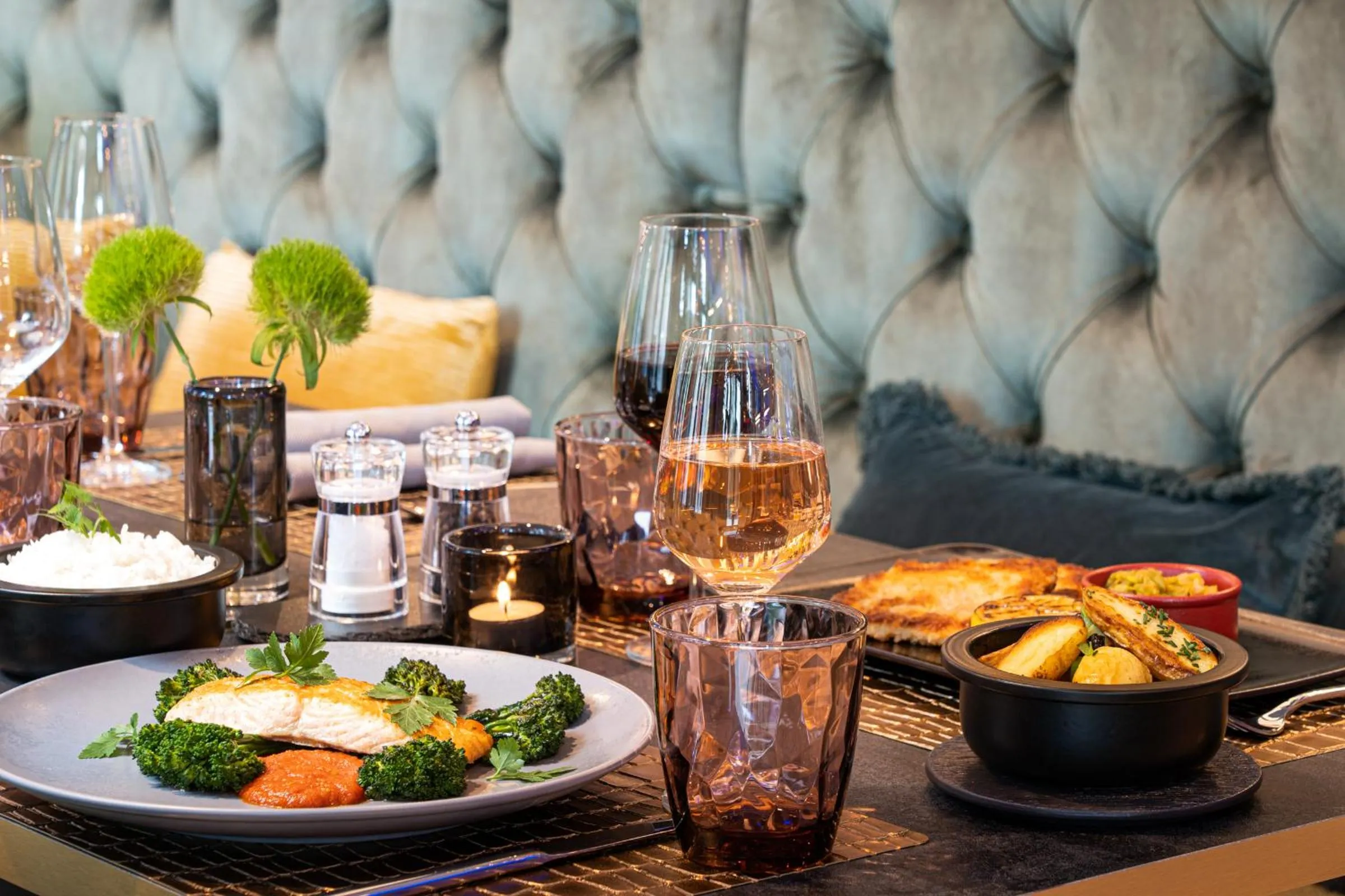 Restaurant/places to eat in Leonardo Hotel Hamburg Altona