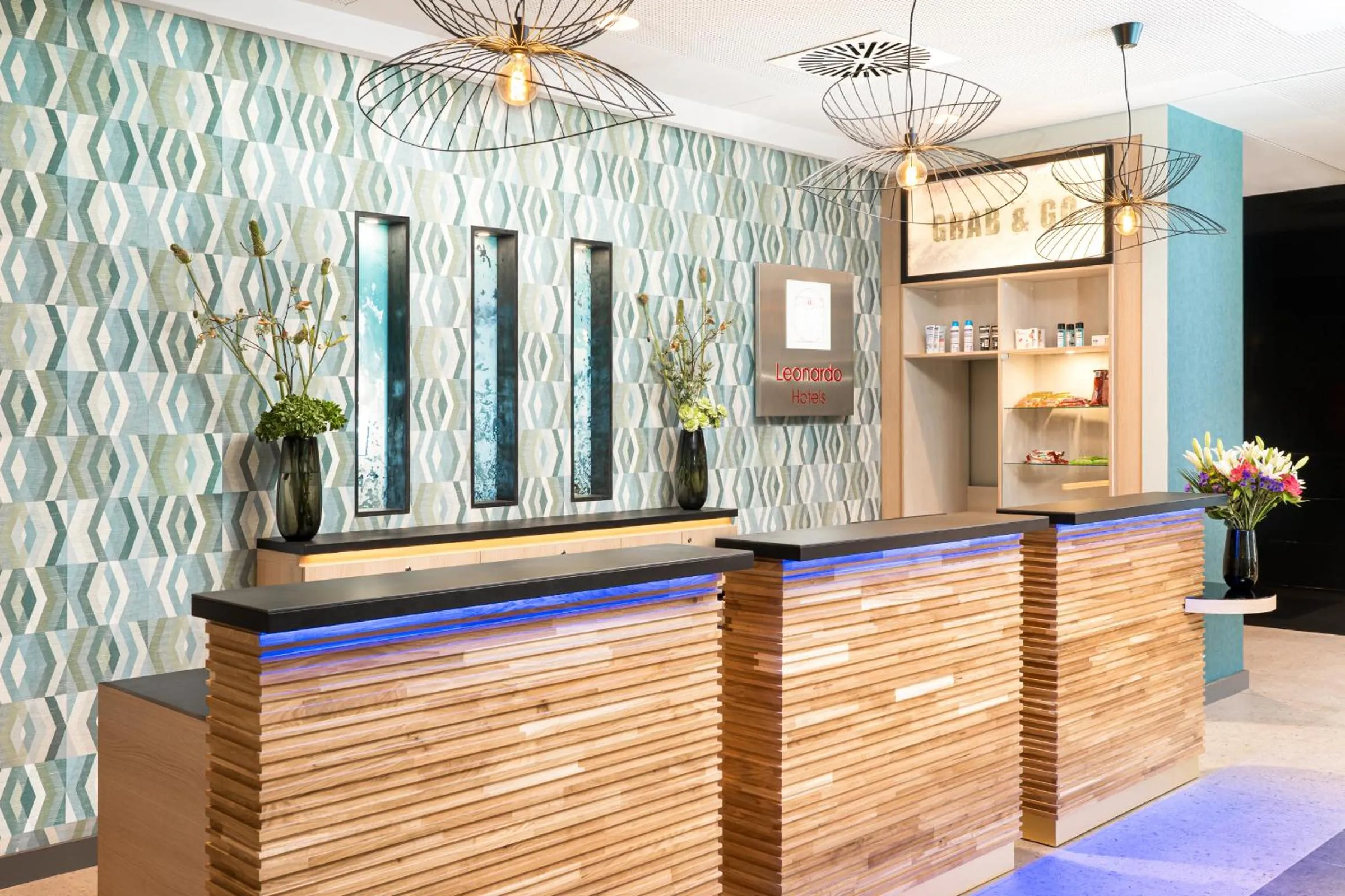 On-site shops in Leonardo Hotel Hamburg Altona