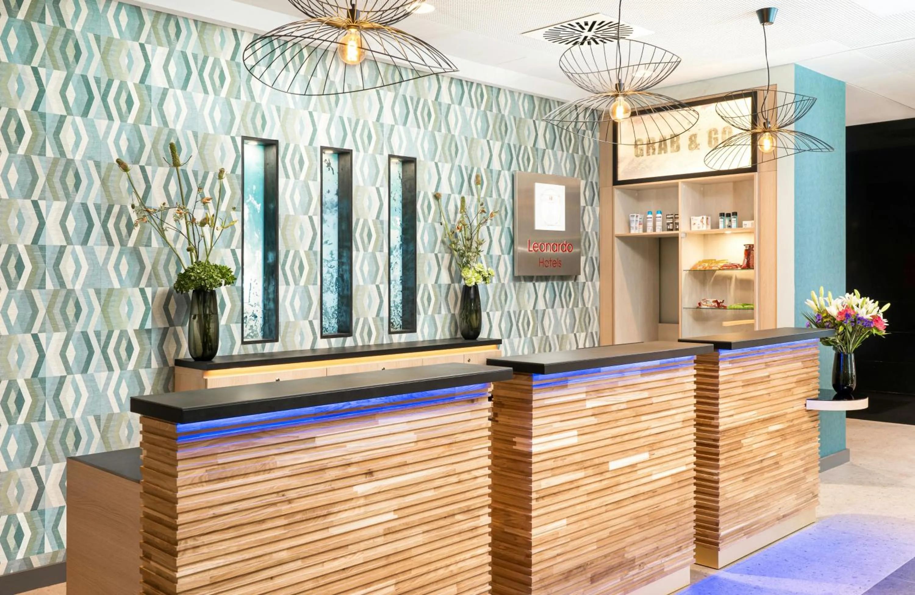 Lobby or reception in Leonardo Hotel Hamburg Altona