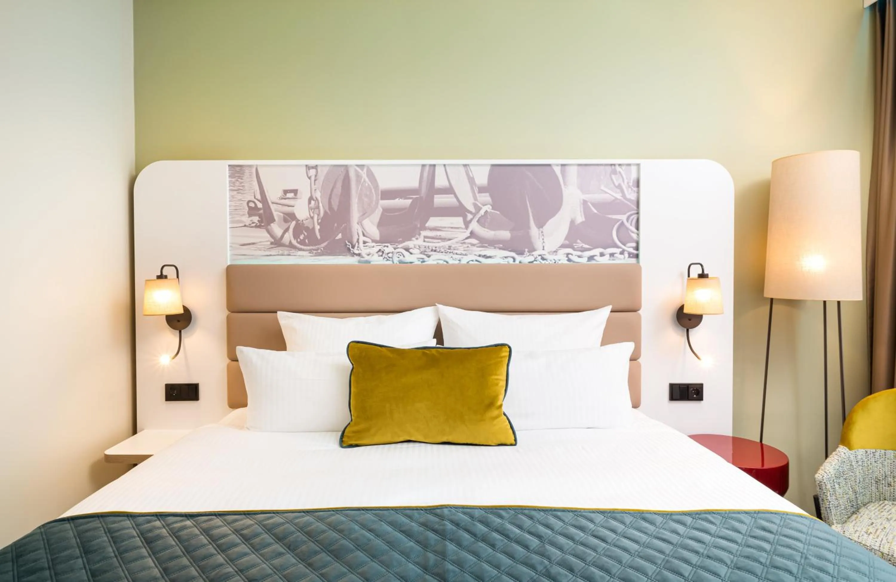 Bedroom, Bed in Leonardo Hotel Hamburg Altona