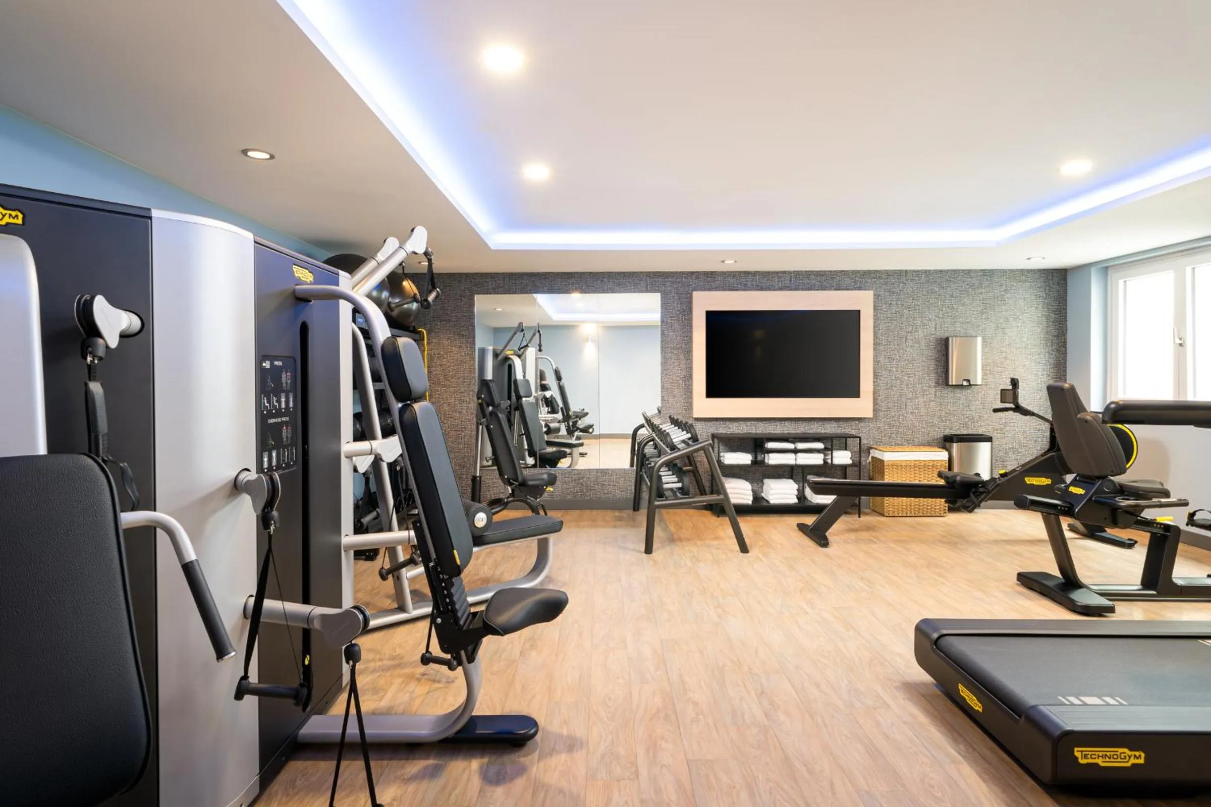Fitness centre/facilities in Leonardo Hotel Hamburg Altona