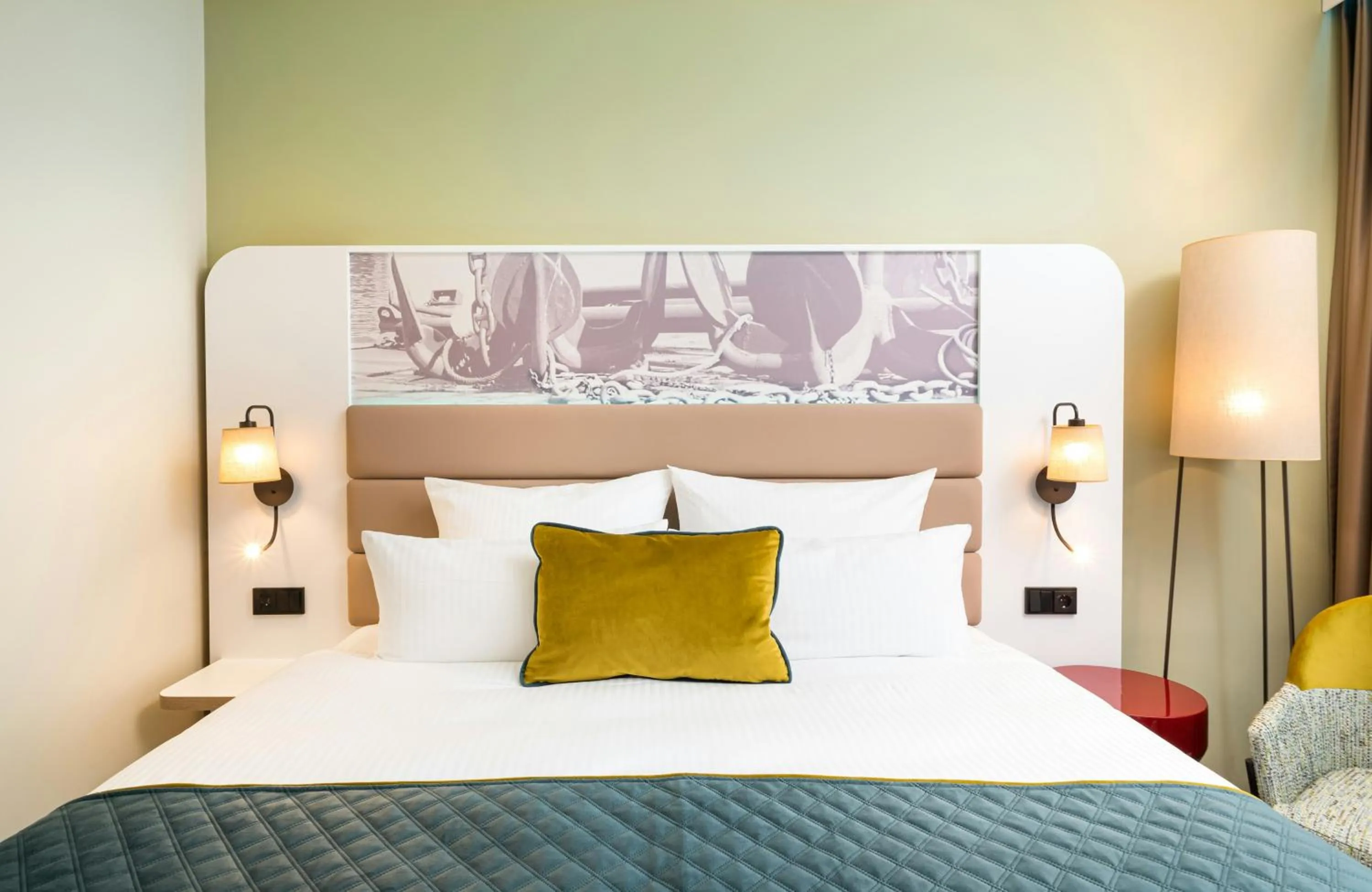 Bedroom, Bed in Leonardo Hotel Hamburg Altona