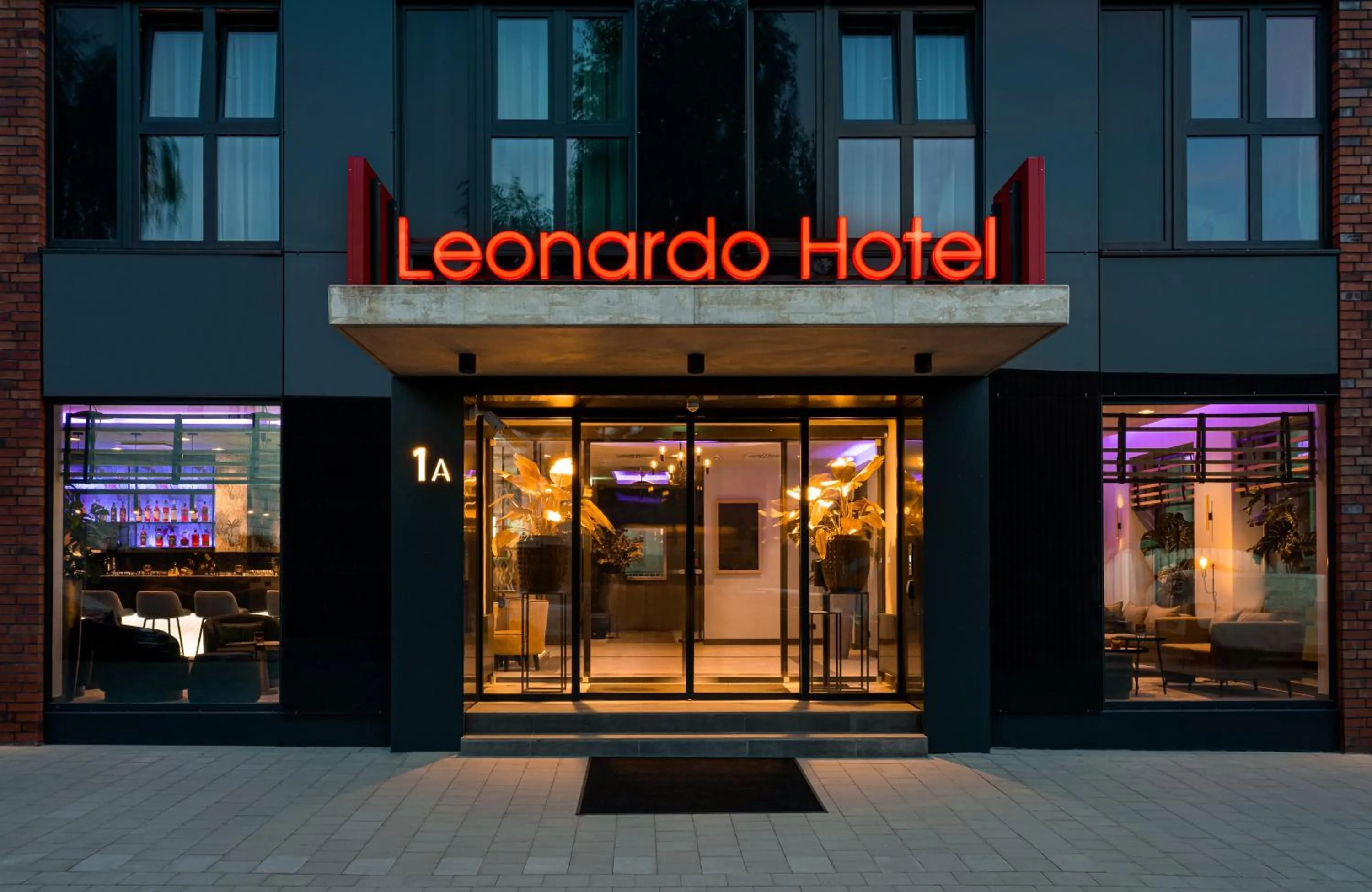 Facade/entrance in Leonardo Hotel Hamburg Altona
