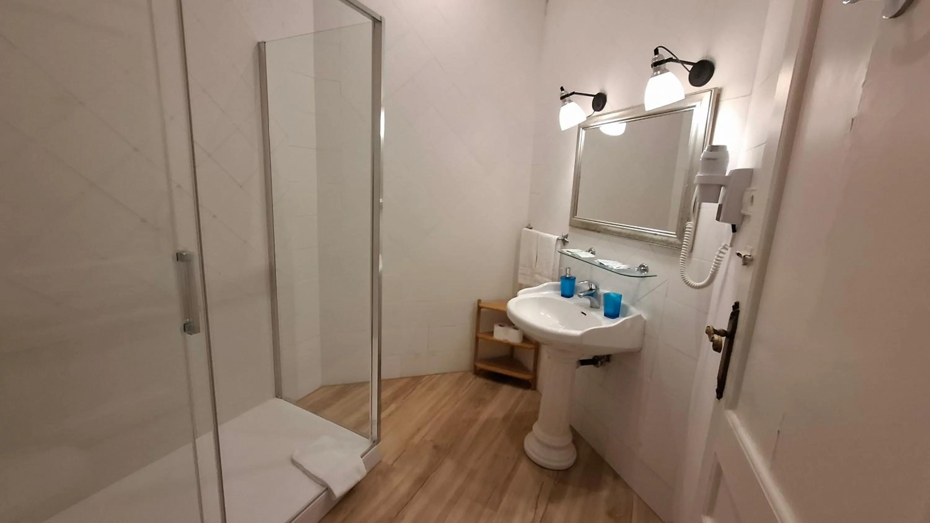 Bathroom in Casa Consell Bailen, Guest House