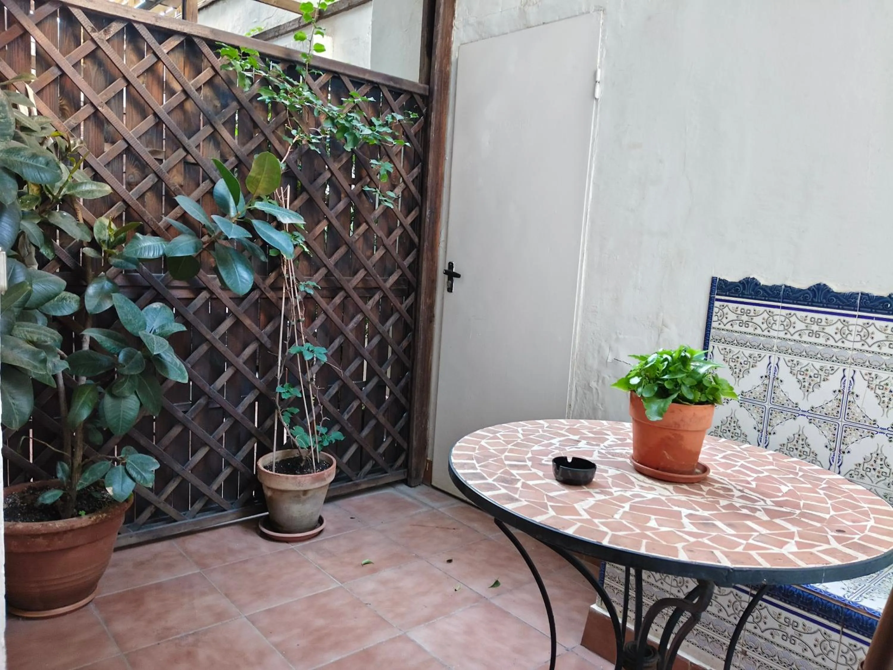 Patio in Casa Consell Bailen, Guest House