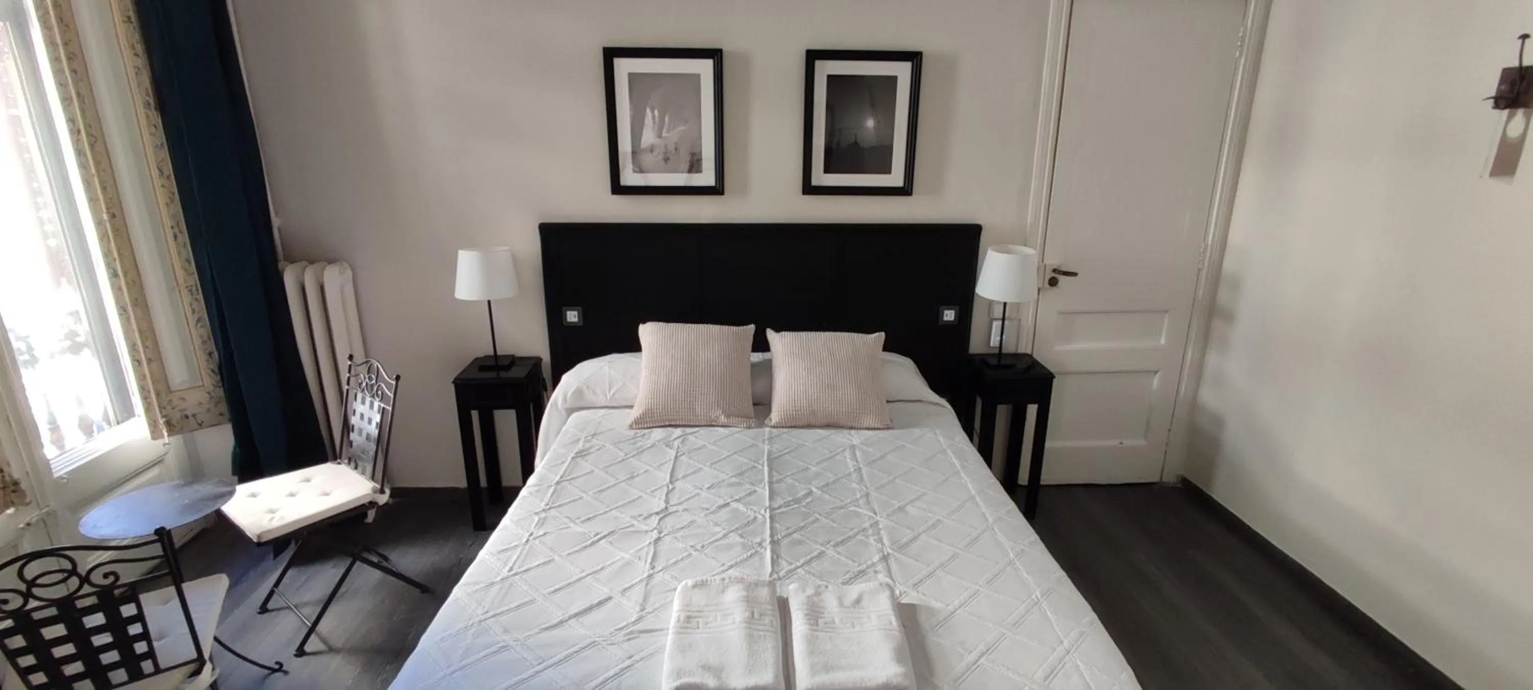 Bed in Casa Consell Bailen, Guest House
