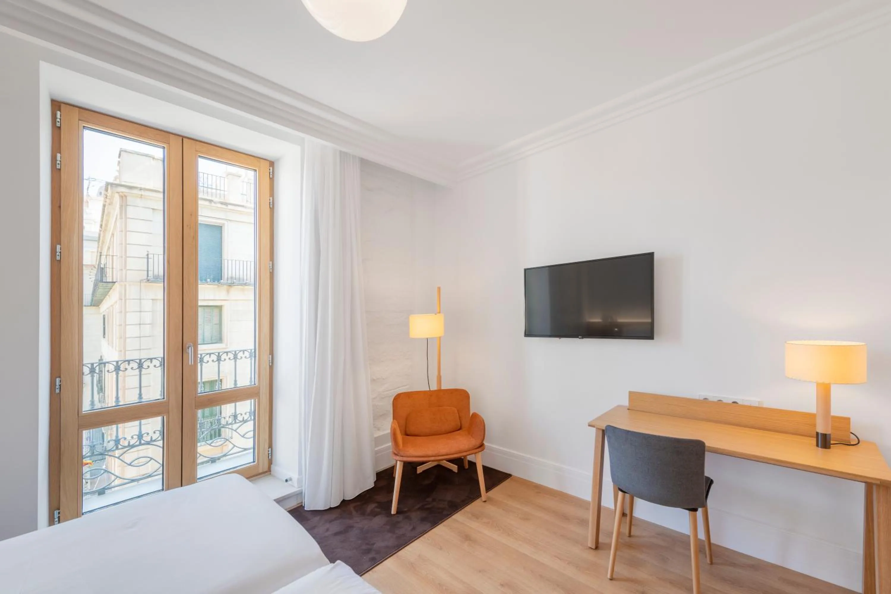 TV and multimedia, Bed in Eurostars Pórtico Alicante