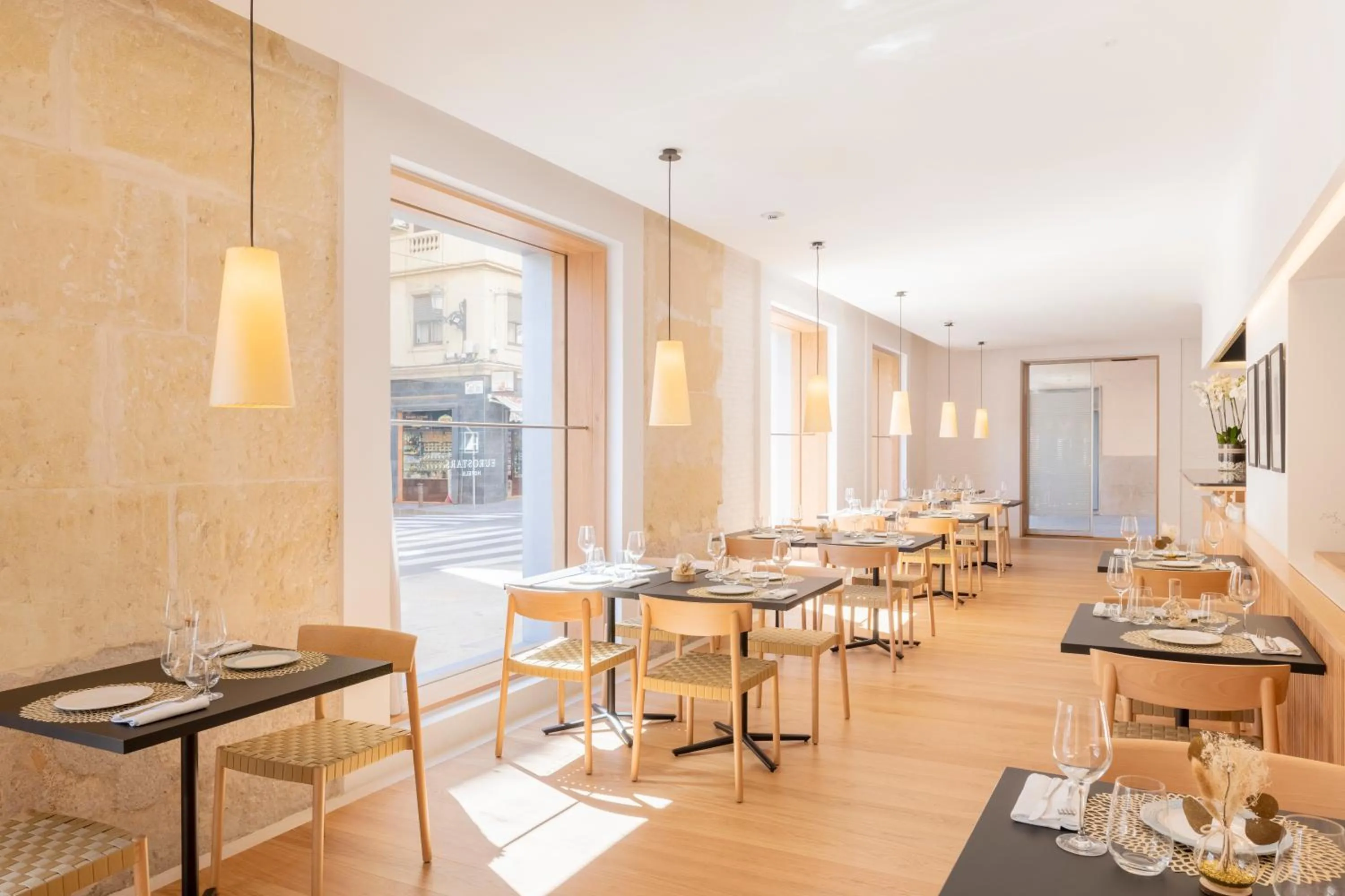 Restaurant/places to eat in Eurostars Pórtico Alicante