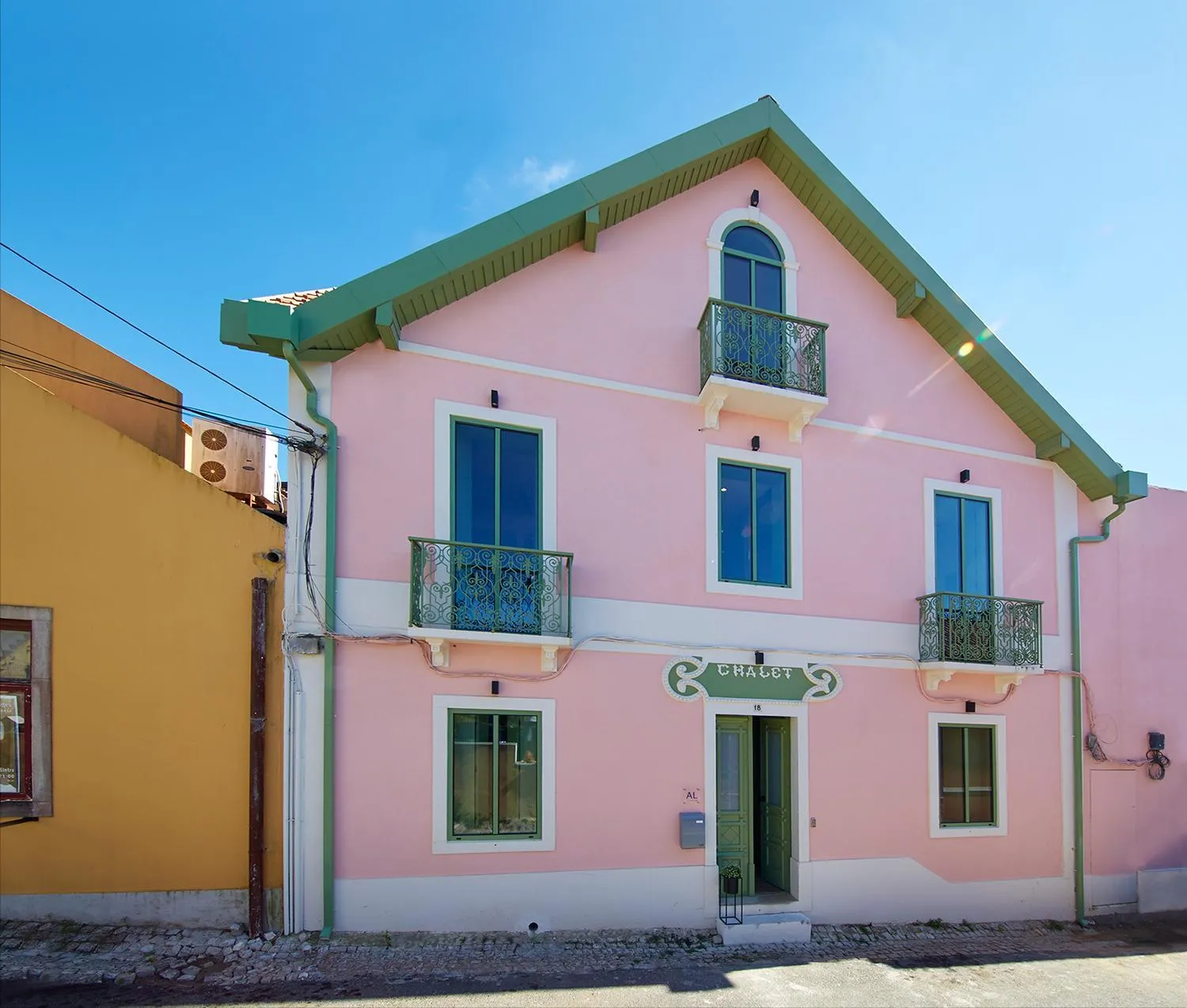 Property building in Sintra Green Chalet Bed & Breakfast