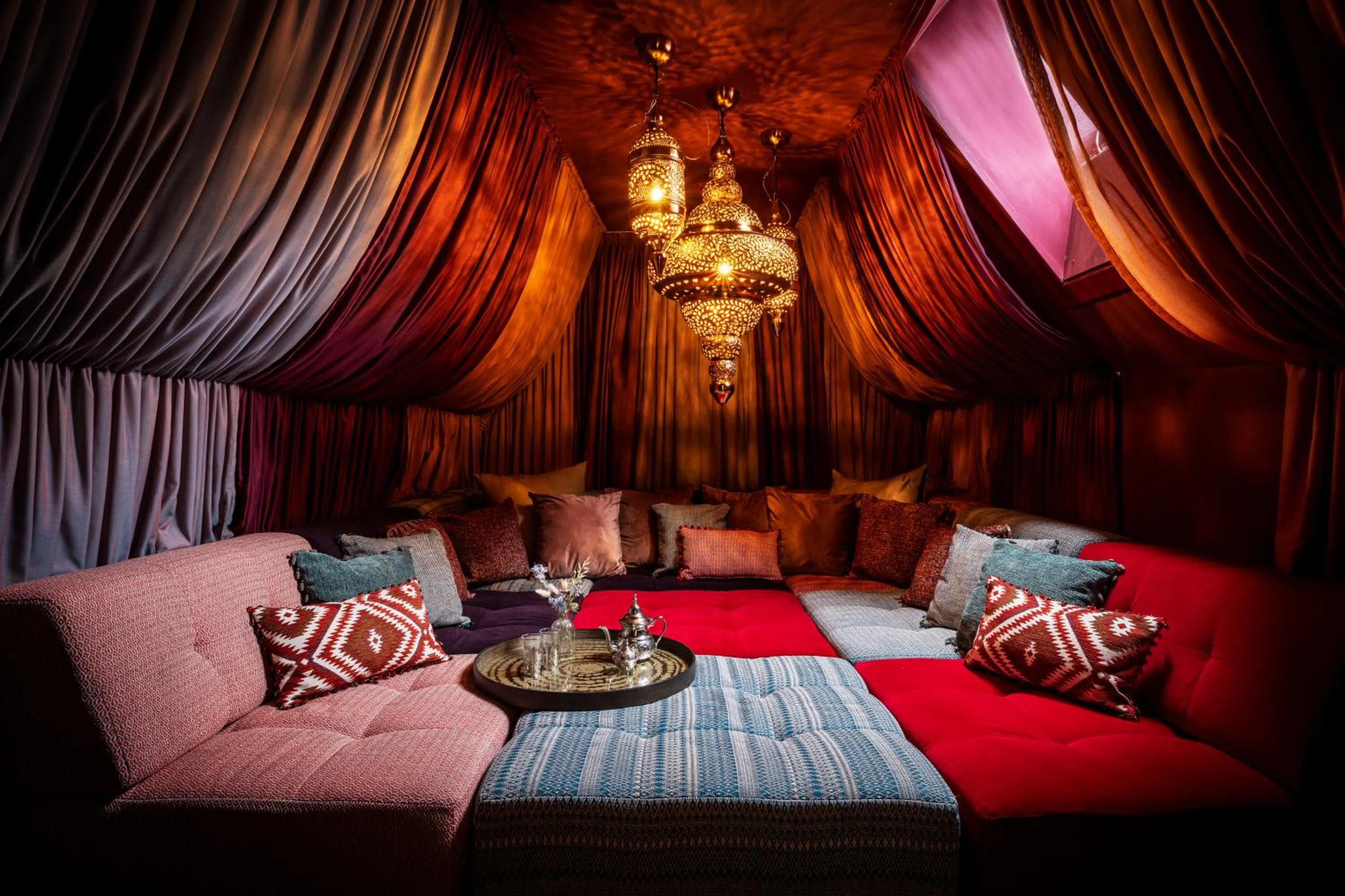 Living room, Bed in Virgin Hotels Edinburgh