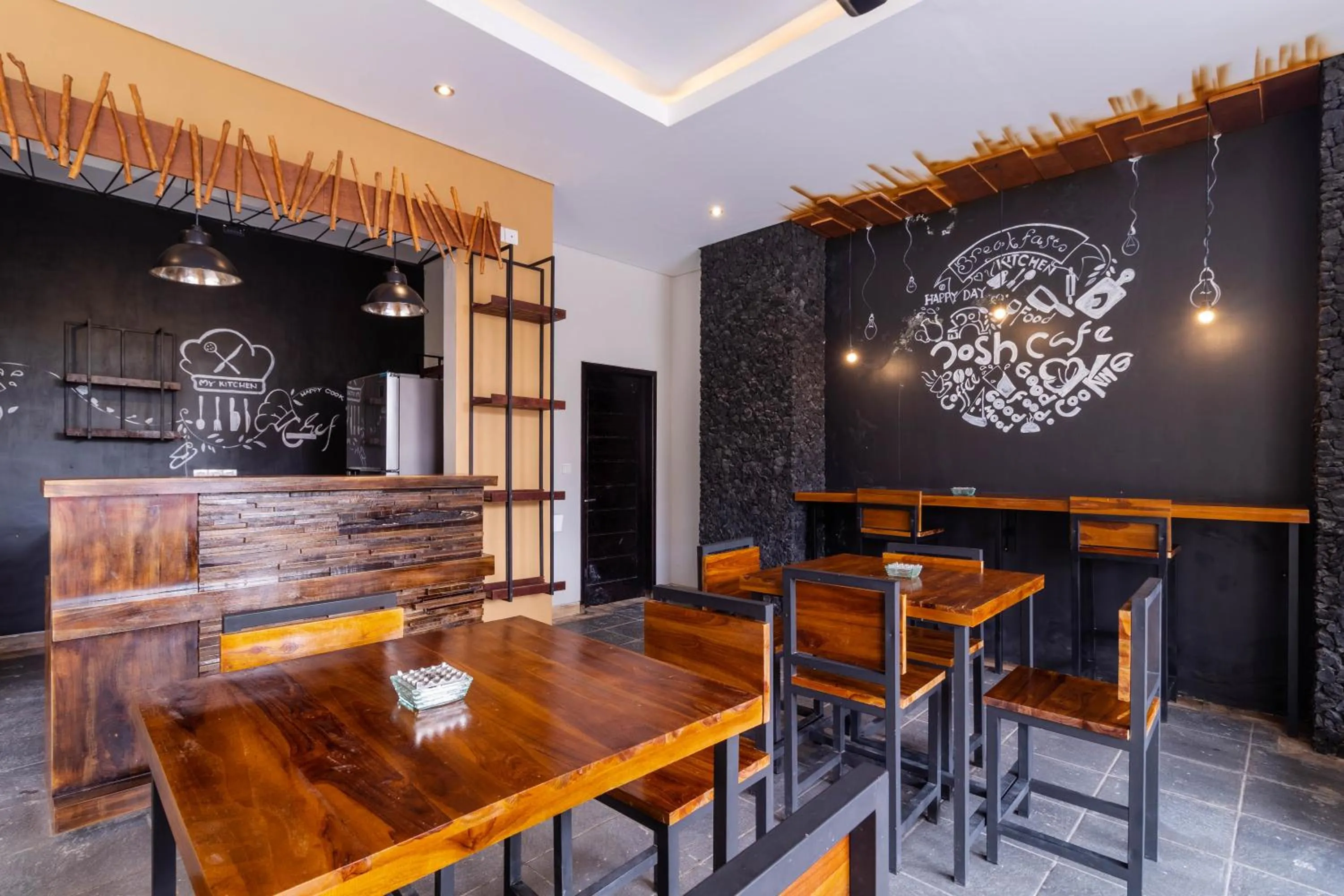 Restaurant/places to eat in Josh Guest House