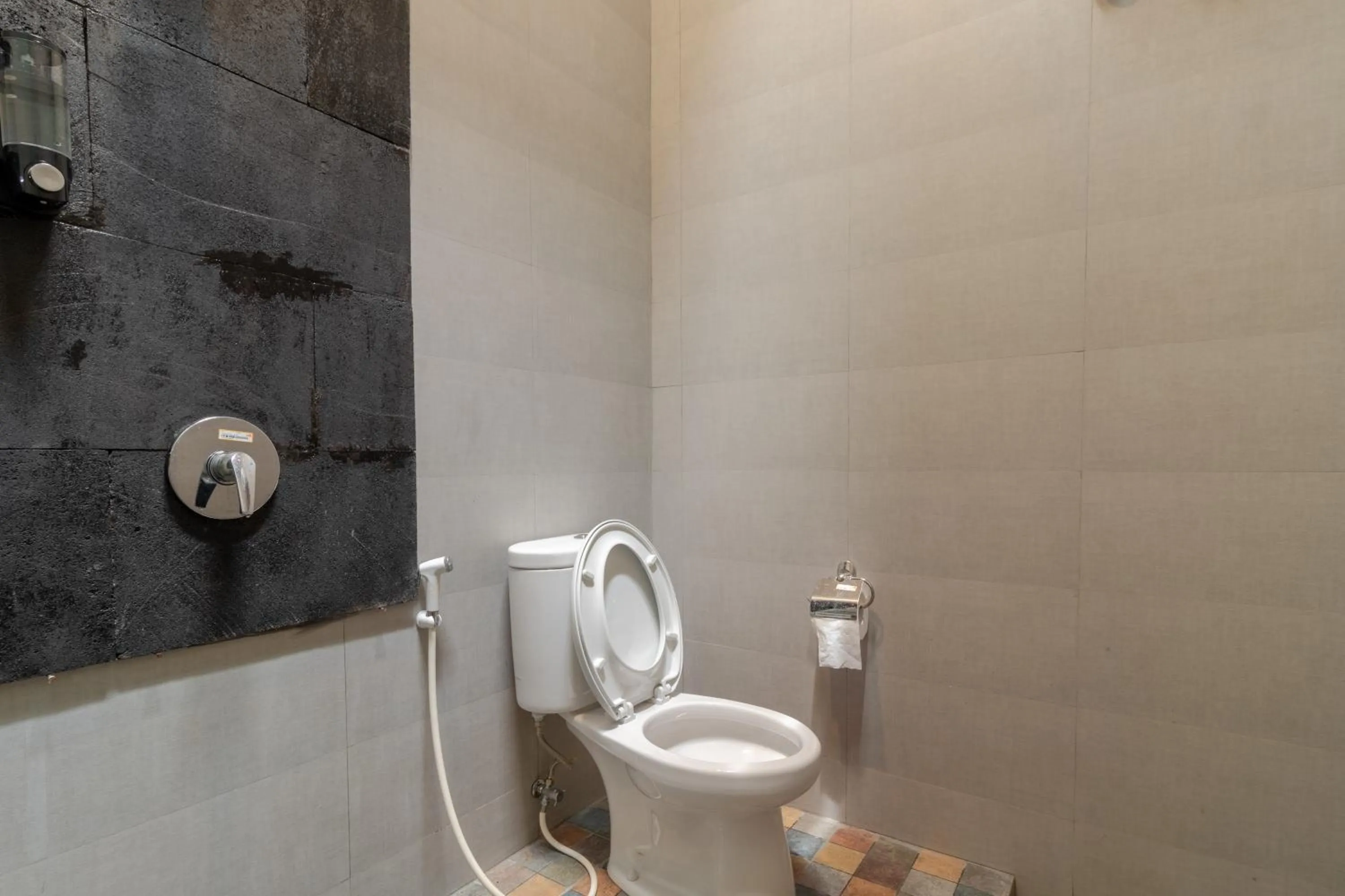 Toilet in Josh Guest House