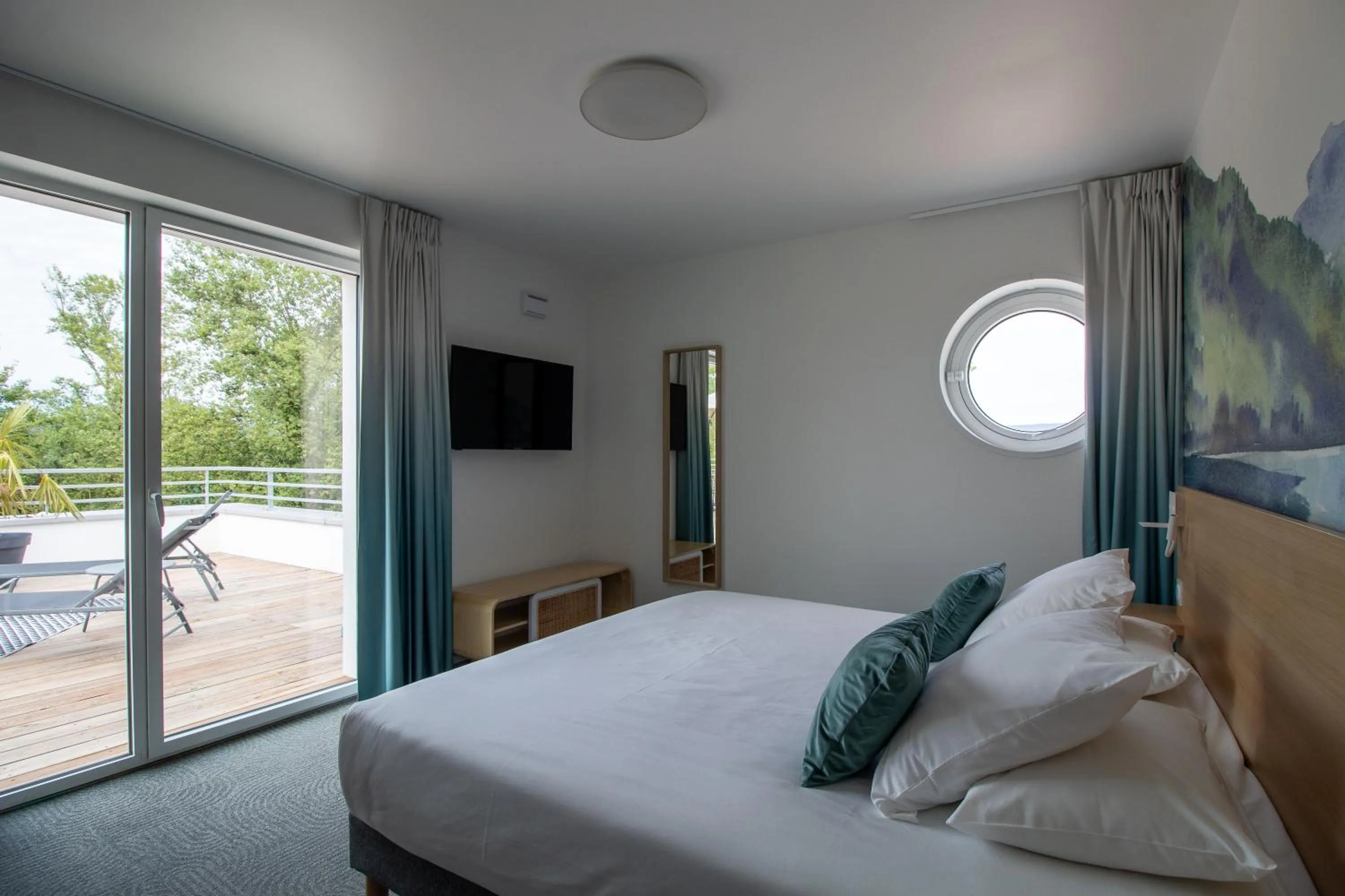 Bed in SHANA Hôtel & Résidence