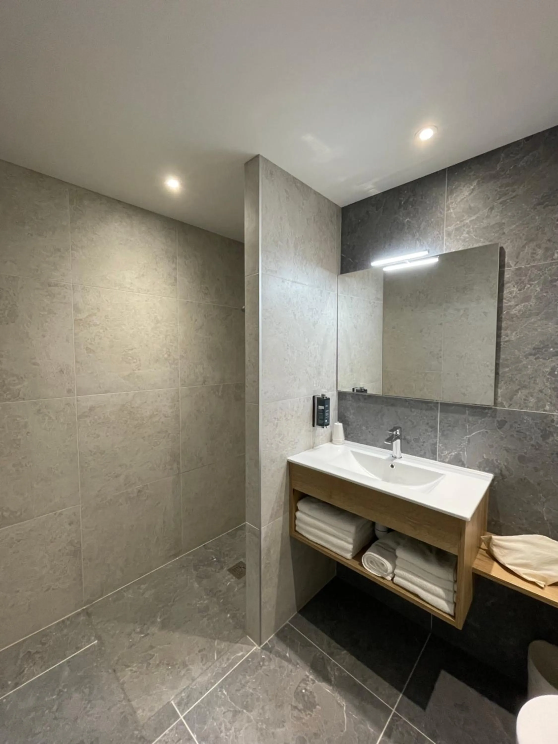 SHANA Hôtel & Résidence