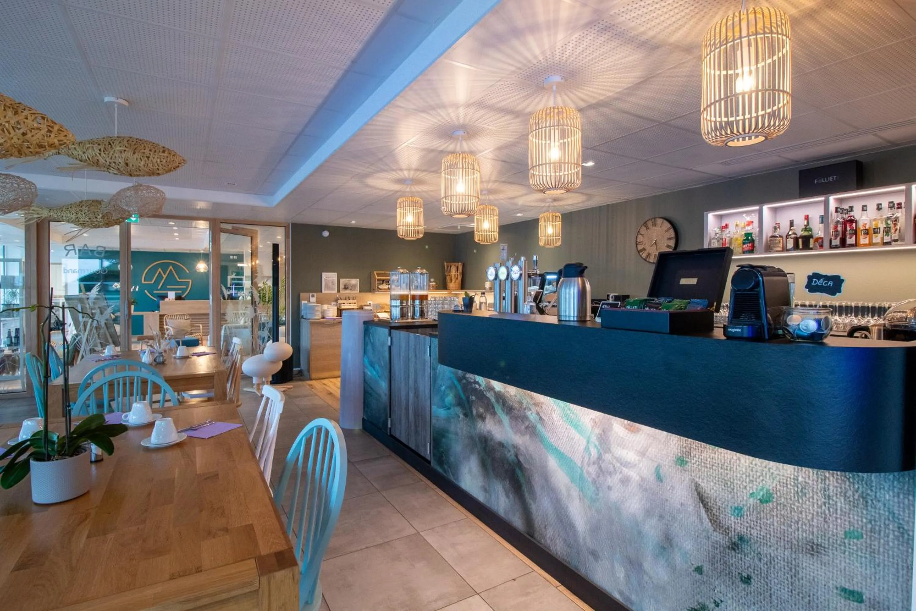 Lounge or bar in SHANA Hôtel & Résidence