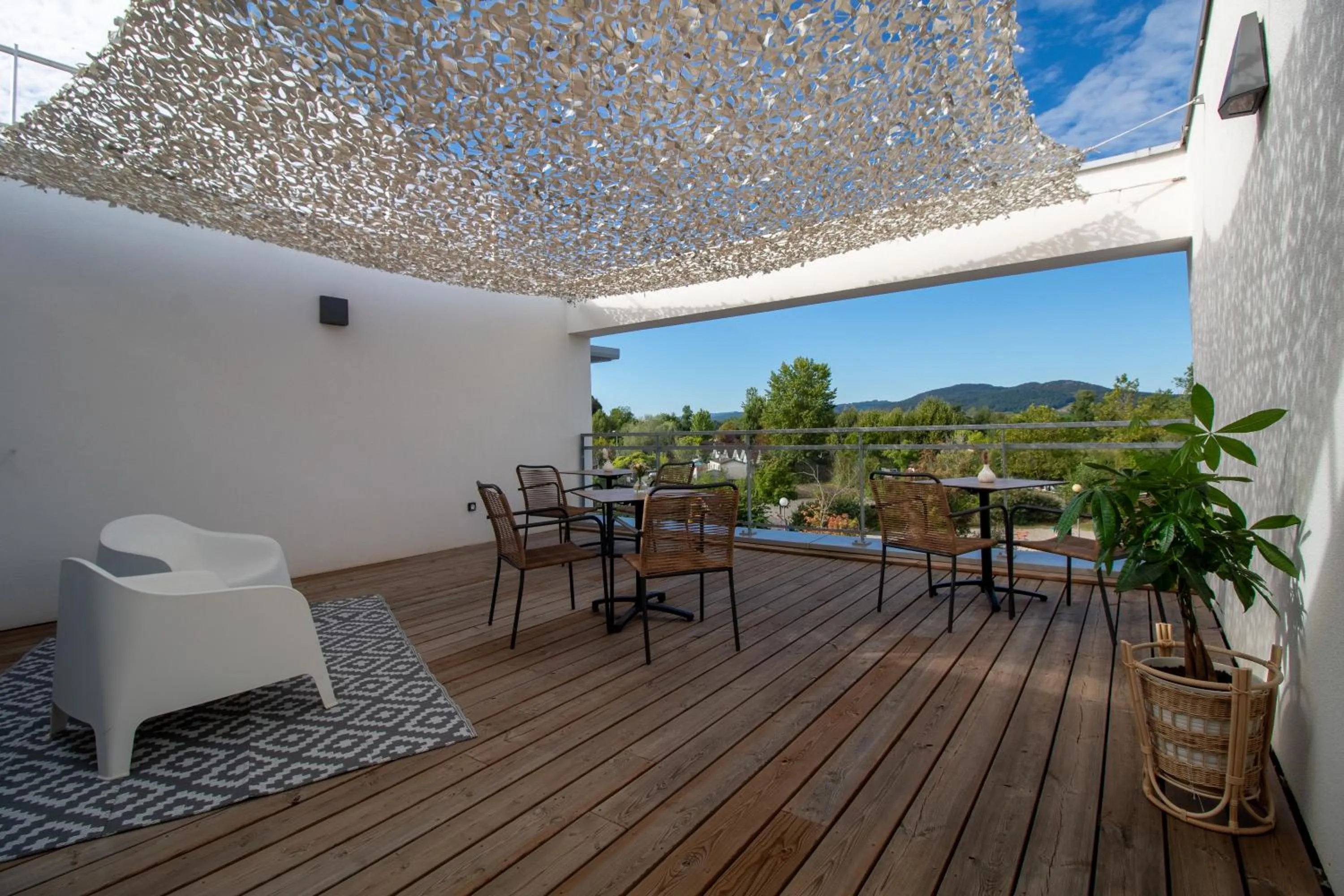 Patio in SHANA Hôtel & Résidence