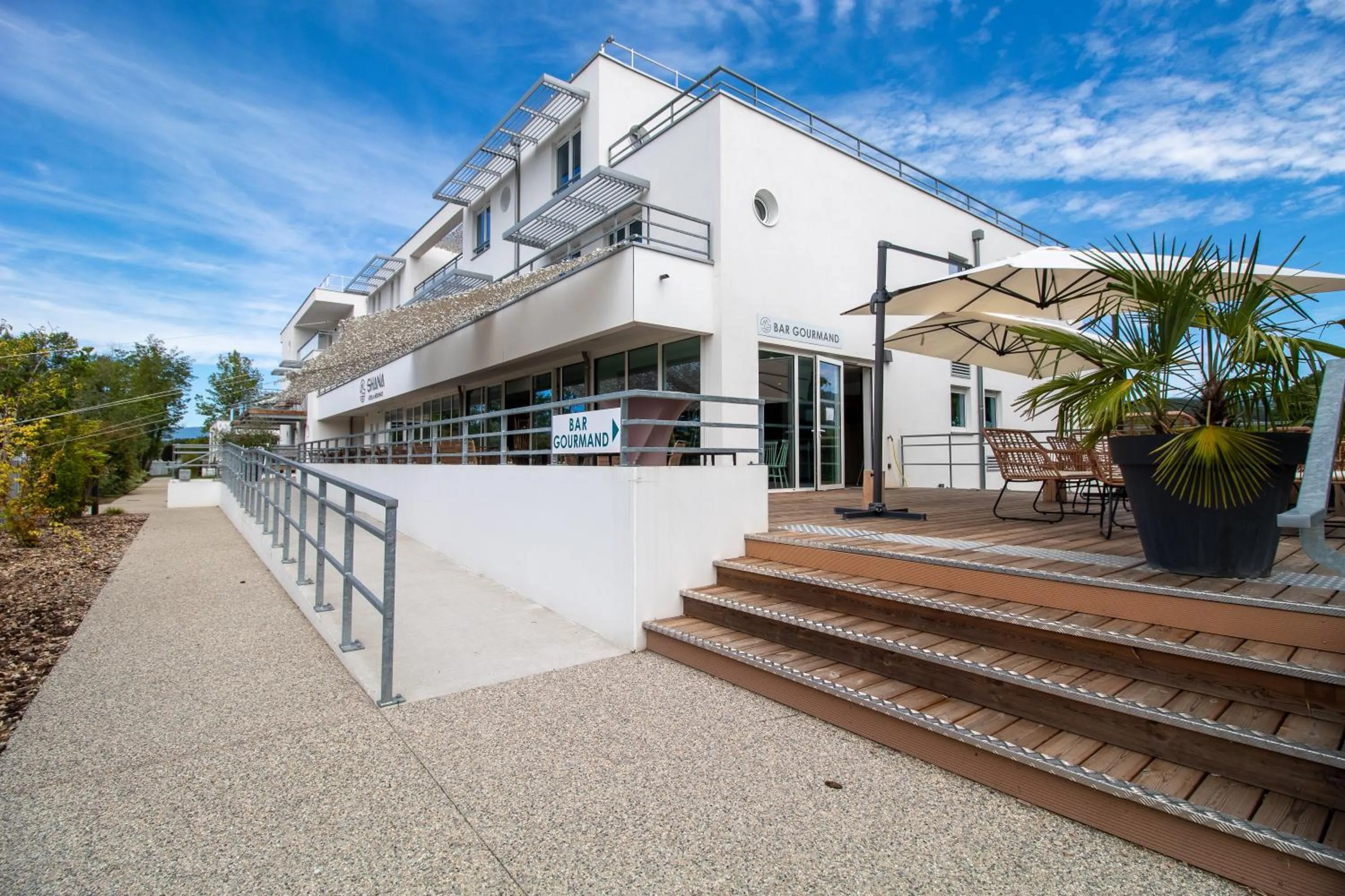 Property building in SHANA Hôtel & Résidence