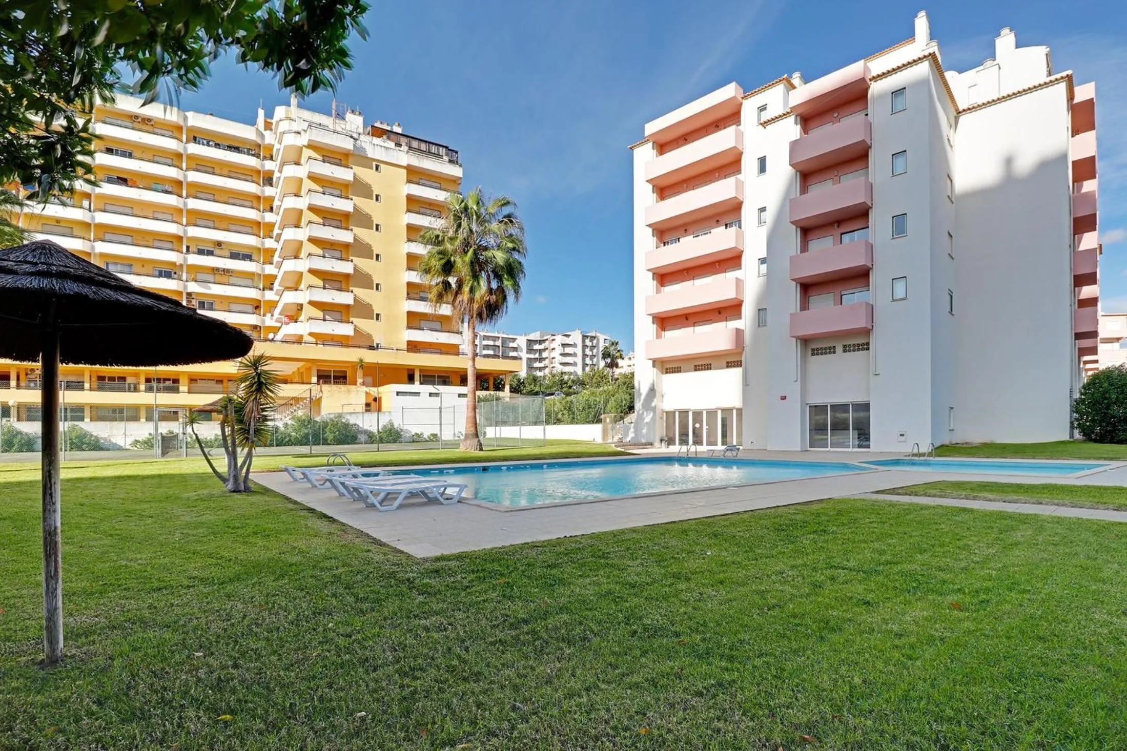 Praia da Rocha Central 1 With Pool by Homing