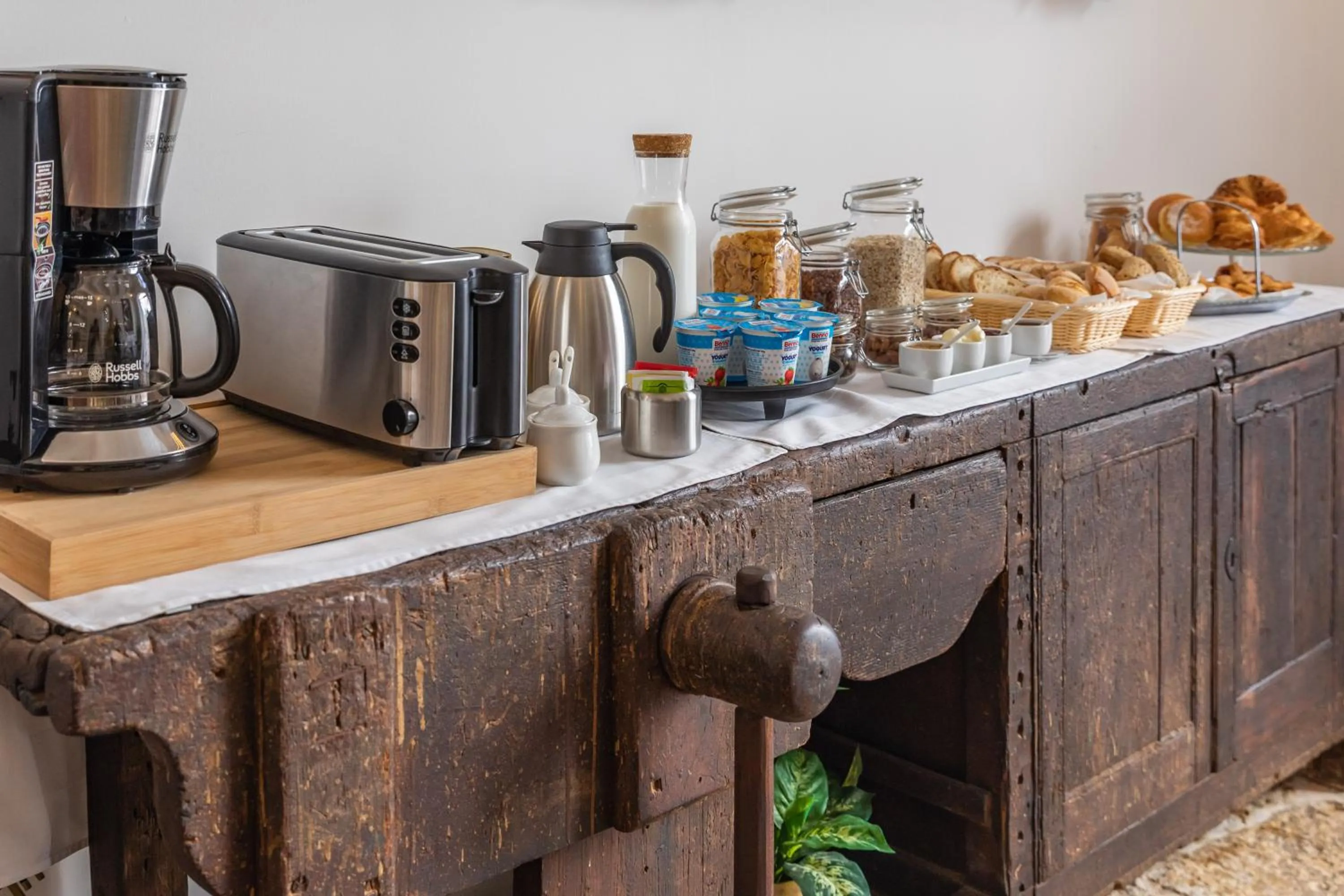Coffee/tea facilities in Mosta Dome B&B