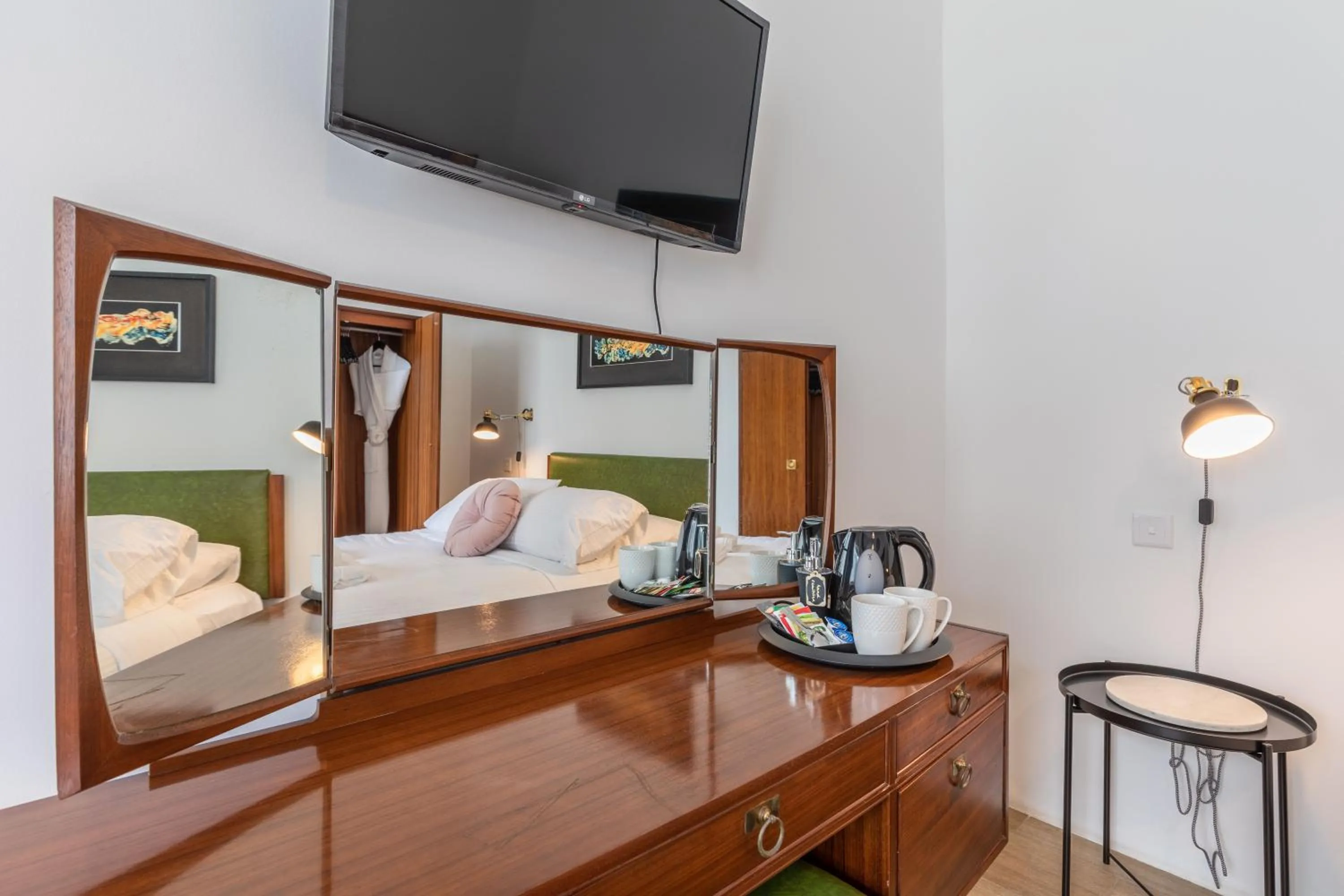 TV and multimedia, Bed in Mosta Dome B&B