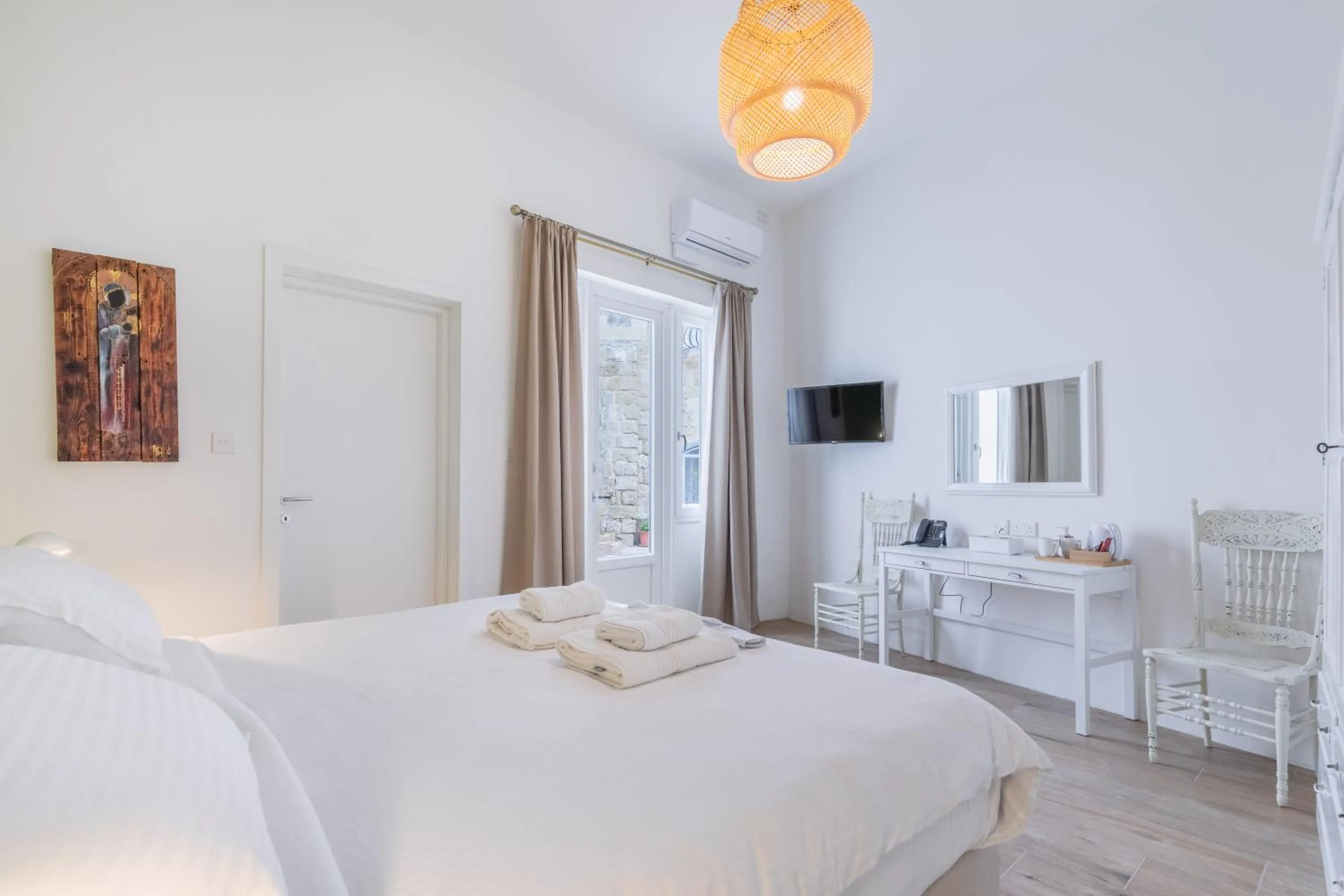 Bed in Mosta Dome B&B