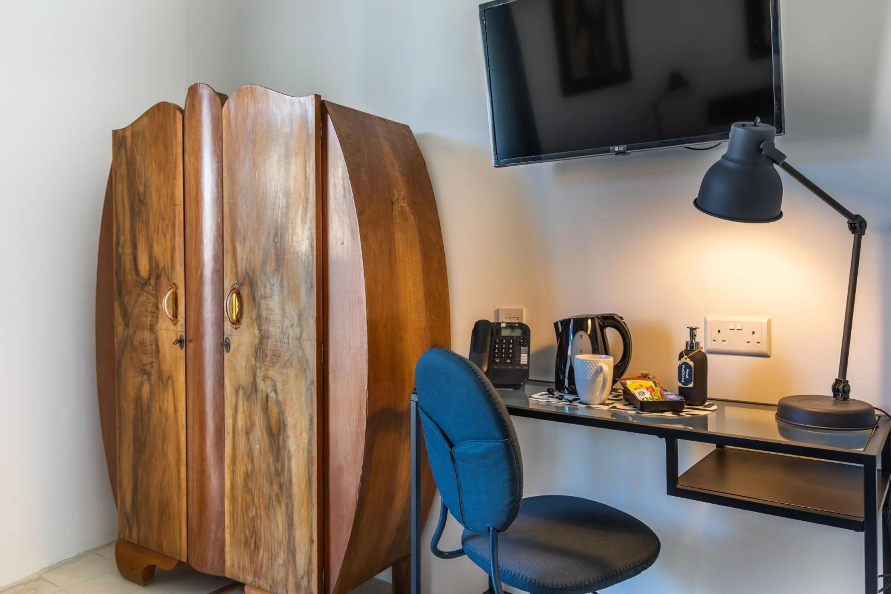 TV and multimedia in Mosta Dome B&B